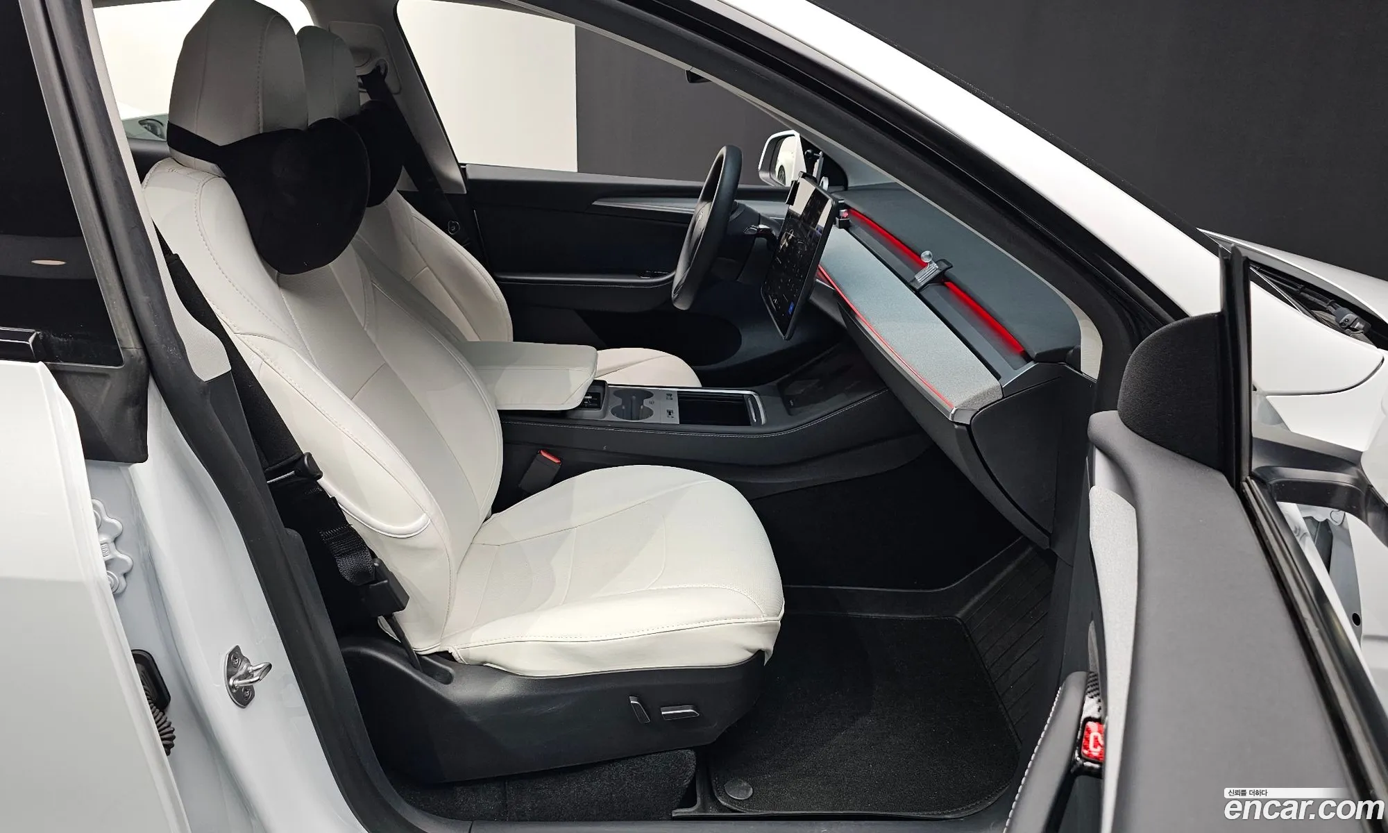 Tesla Model Y 2024 — 13
