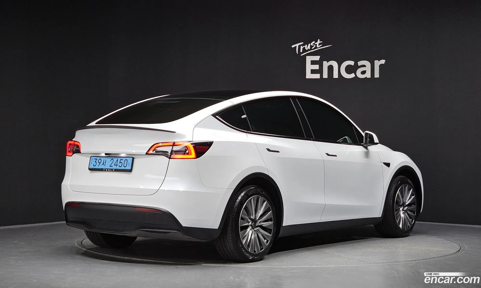 Tesla Model Y 2024 — 20