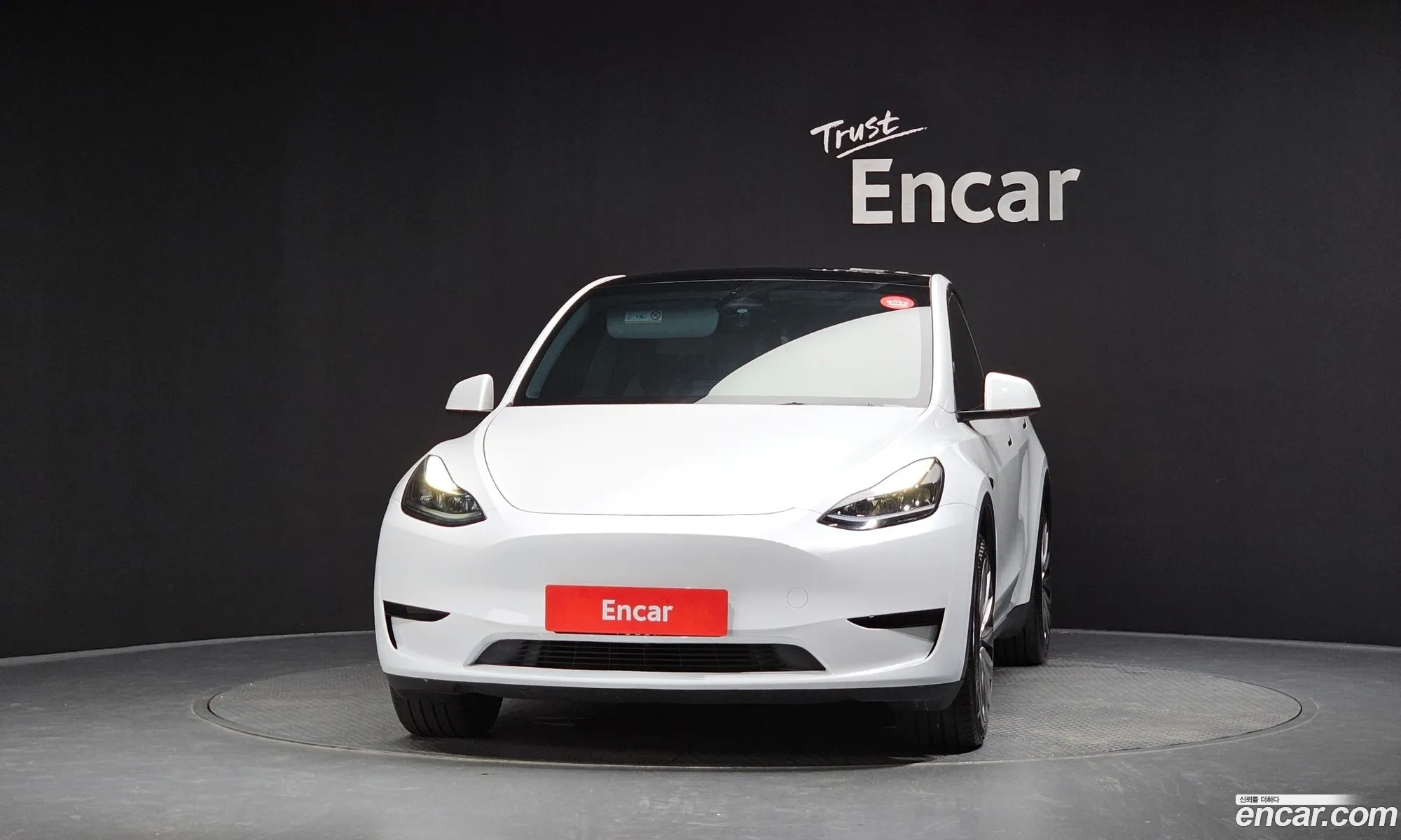 Tesla Model Y 2024 — 21