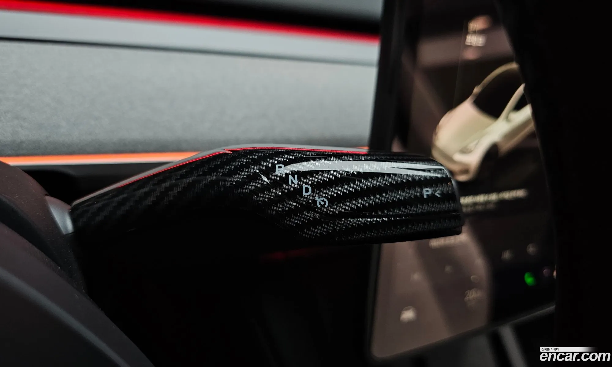 Tesla Model Y 2024 — 18