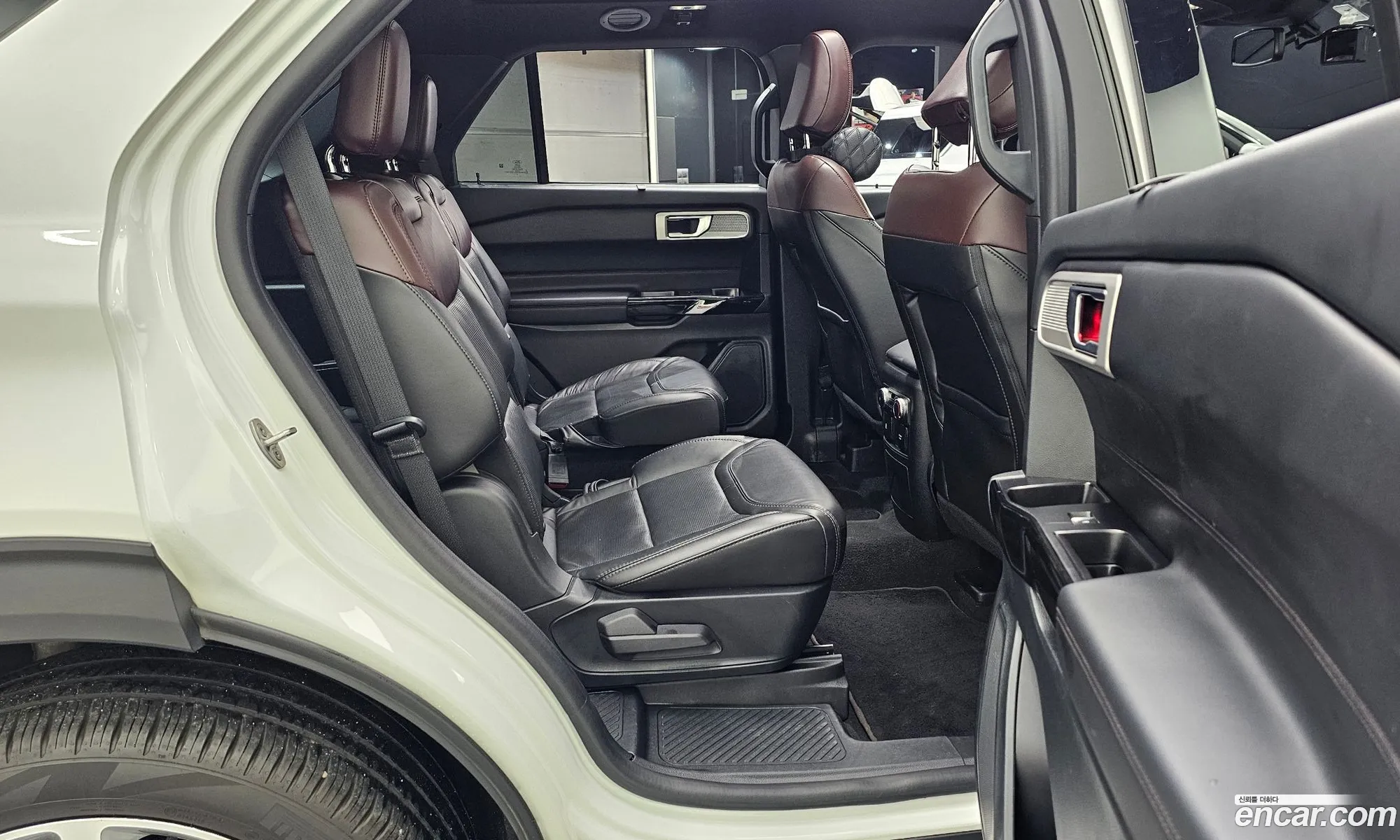 Ford Explorer 6th Gen 2022 1FM5K8HC111111111 — 26