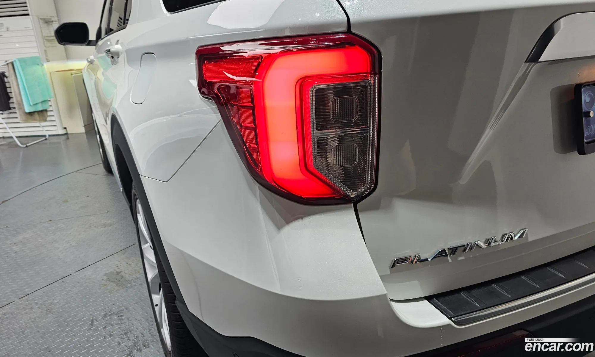 Ford Explorer 6th Gen 2022 1FM5K8HC111111111 — 27