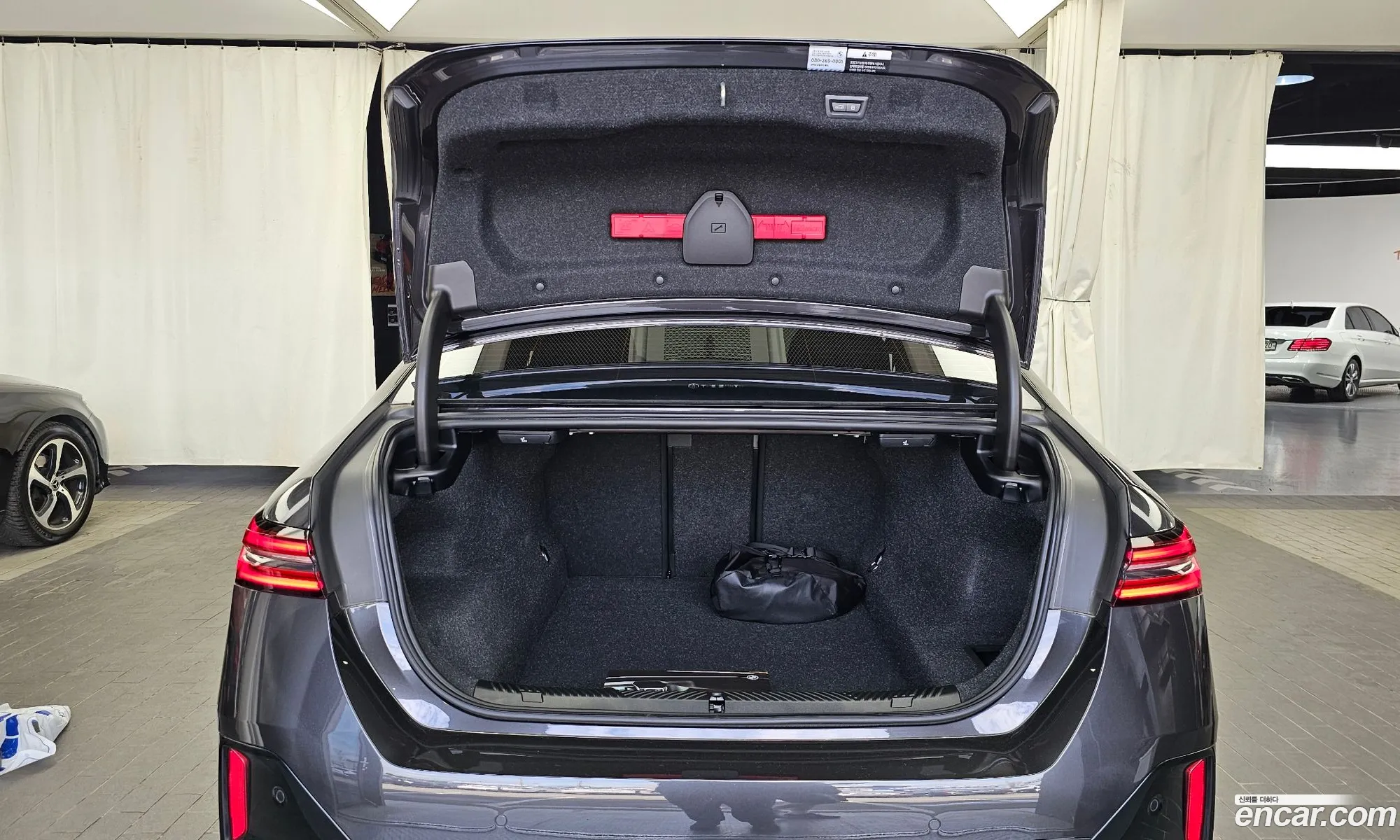 BMW 5 Series 2025 WBA81FJ0XSCT64605 — 21