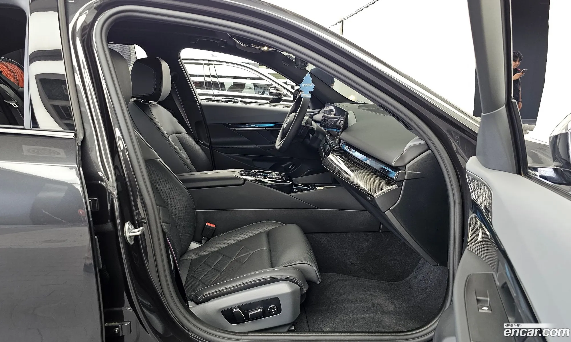 BMW 5 Series 2025 WBA81FJ0XSCT64605 — 15