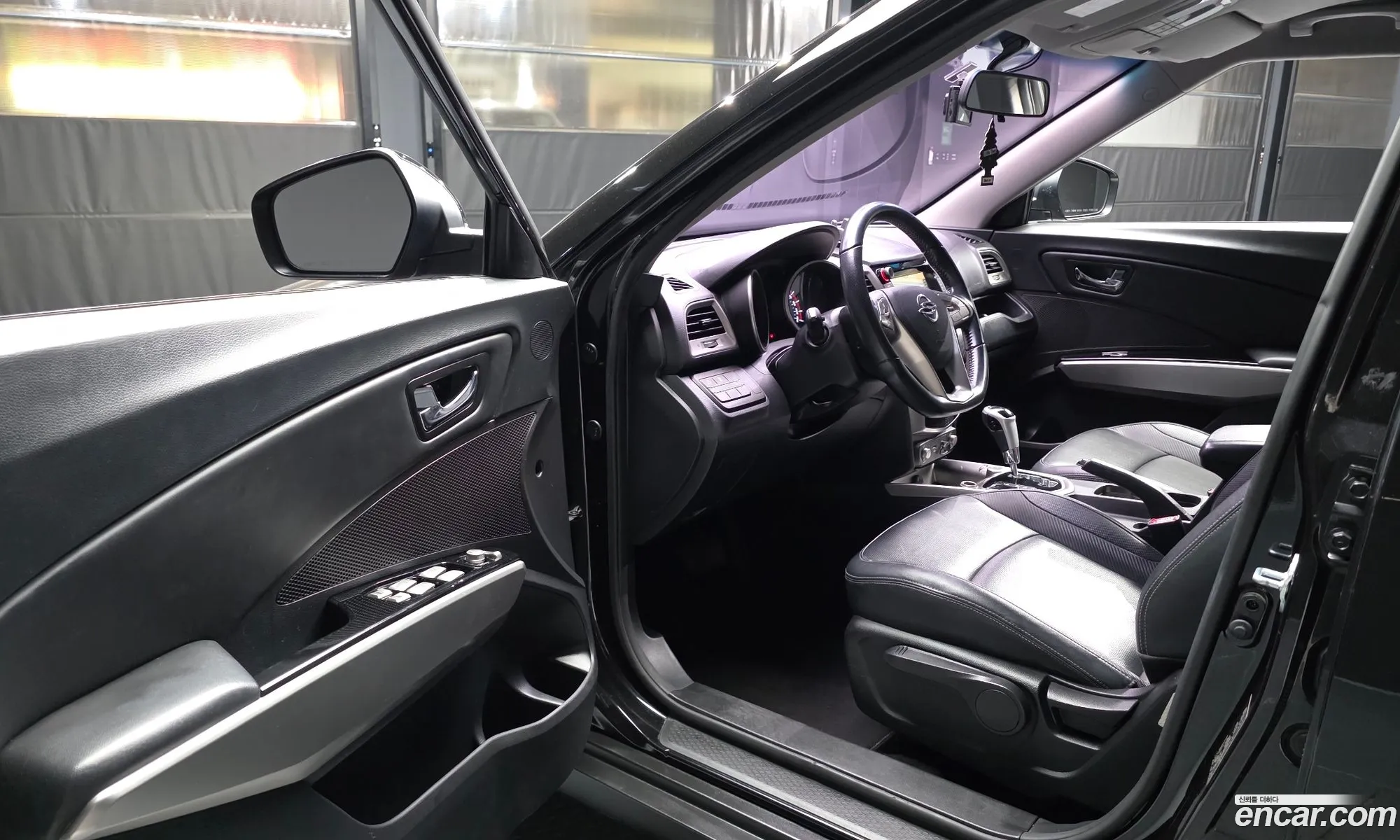 KG Mobility (SsangYong) Tivoli 2015 — 18