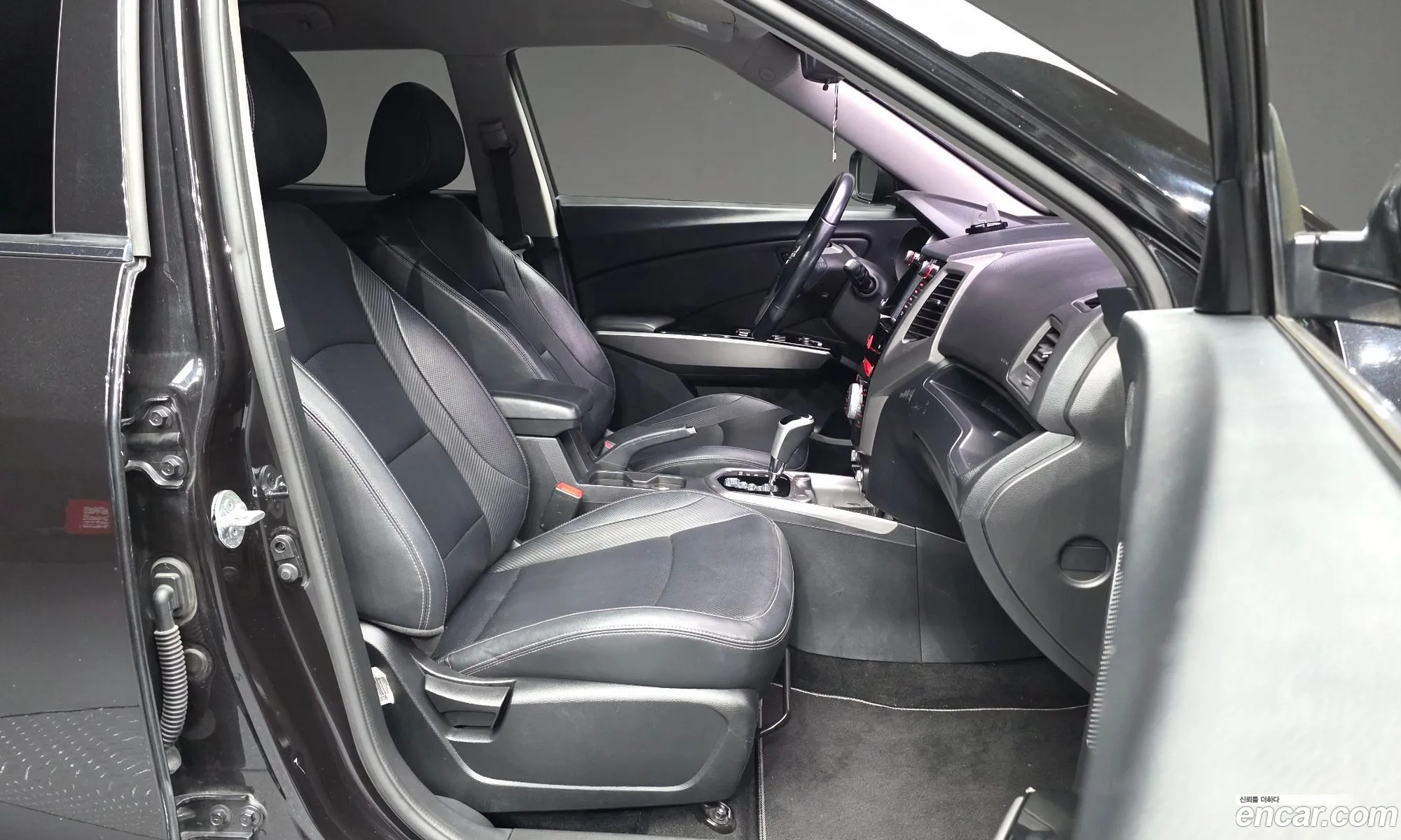 KG Mobility (SsangYong) Tivoli 2015 — 14