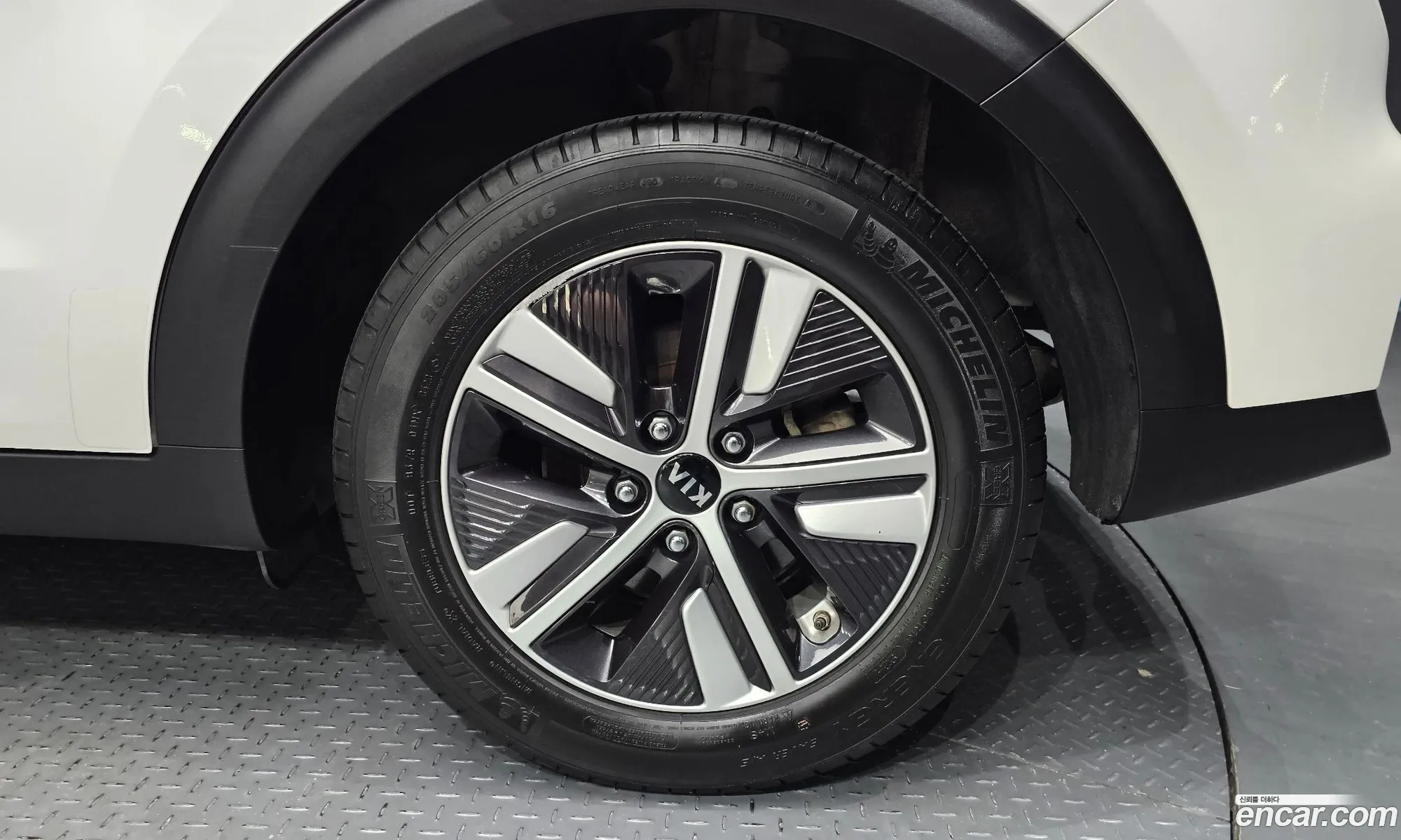 Kia Niro 2020 — 25