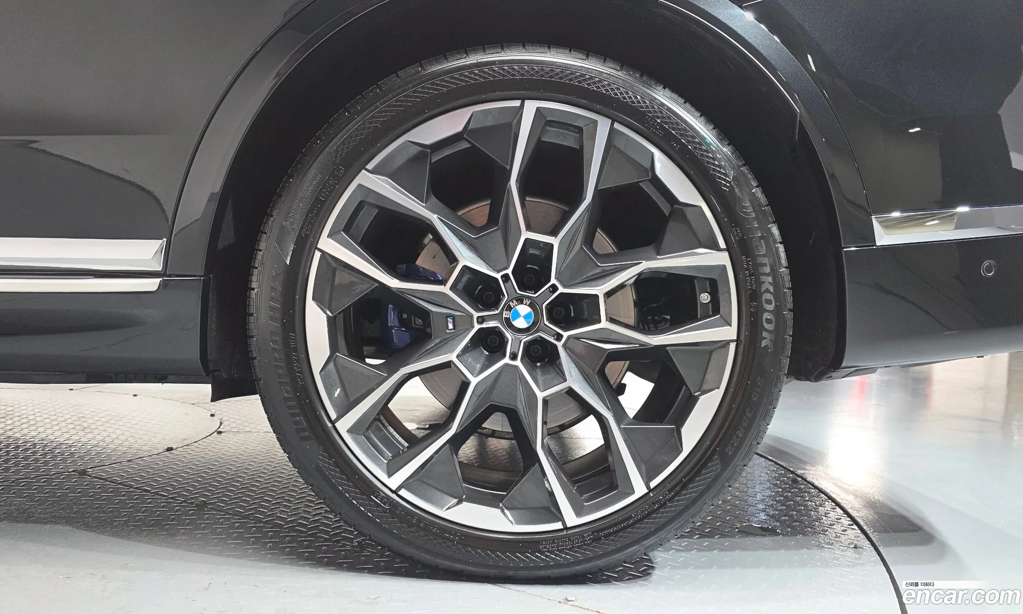 BMW X7 2023 — 17