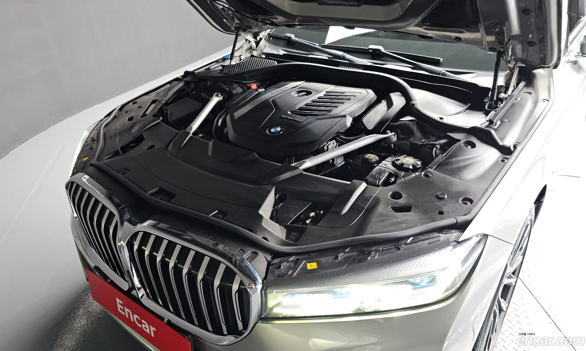 BMW 7 Series 2020 WBA7R2103LCE33281 — 24