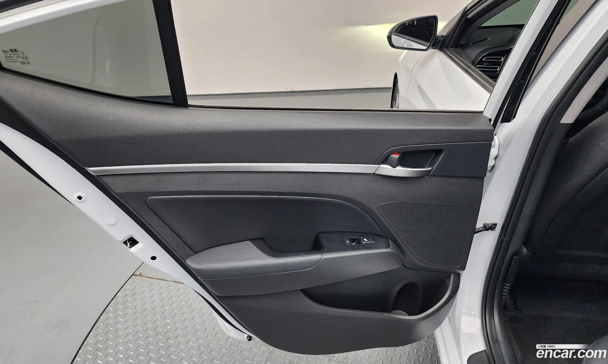 Hyundai Elantra AD 2020 — 32