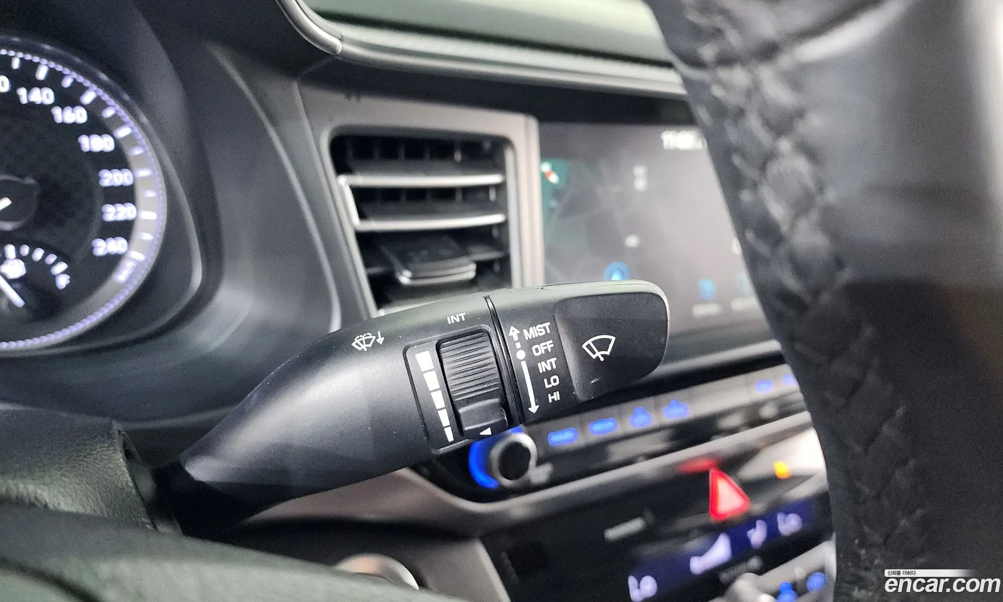 Hyundai Elantra AD 2020 — 13