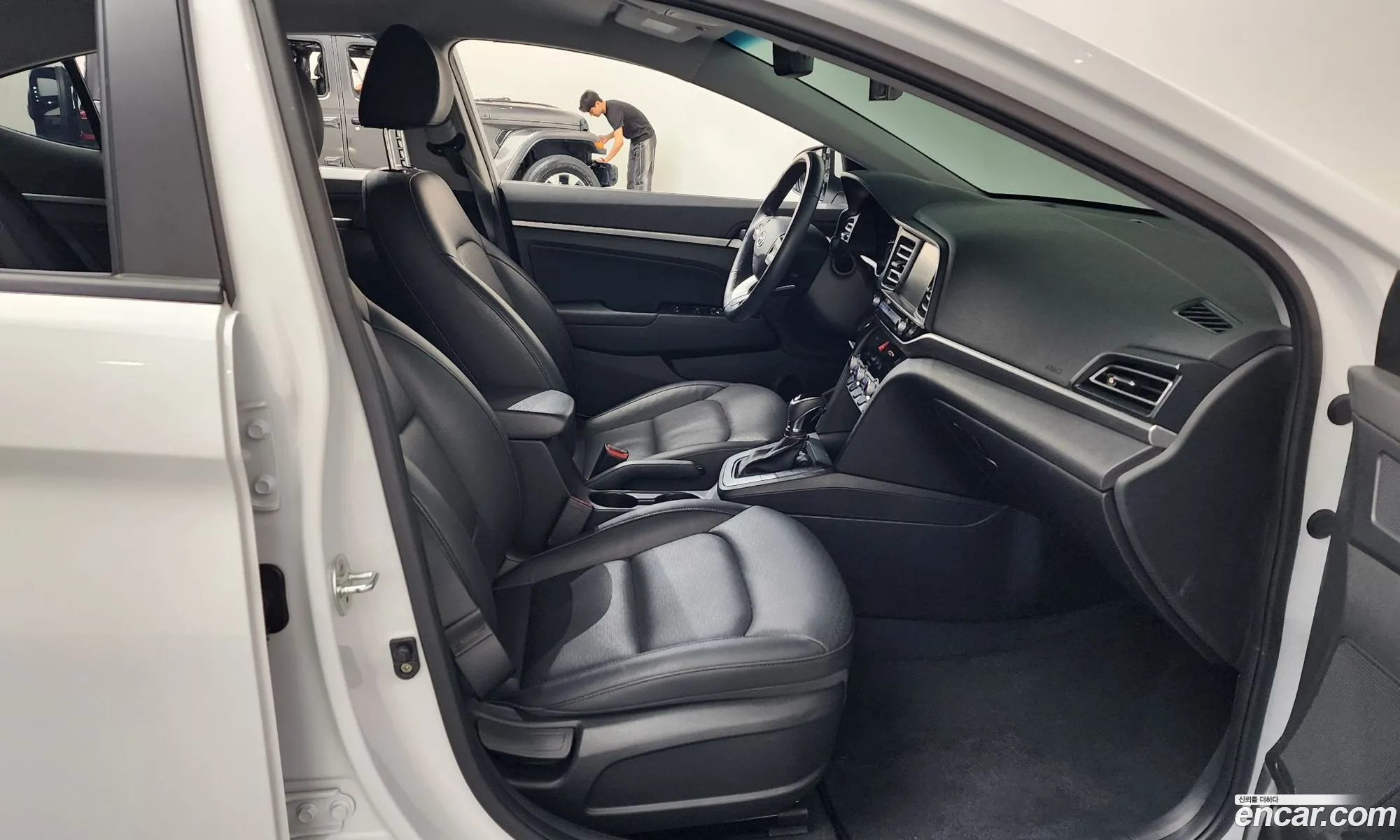 Hyundai Elantra AD 2020 — 8