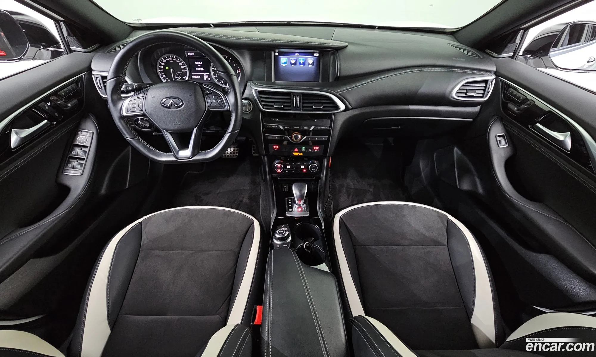Infiniti Q30 2017 SJKCH53E6HA043867 — 22