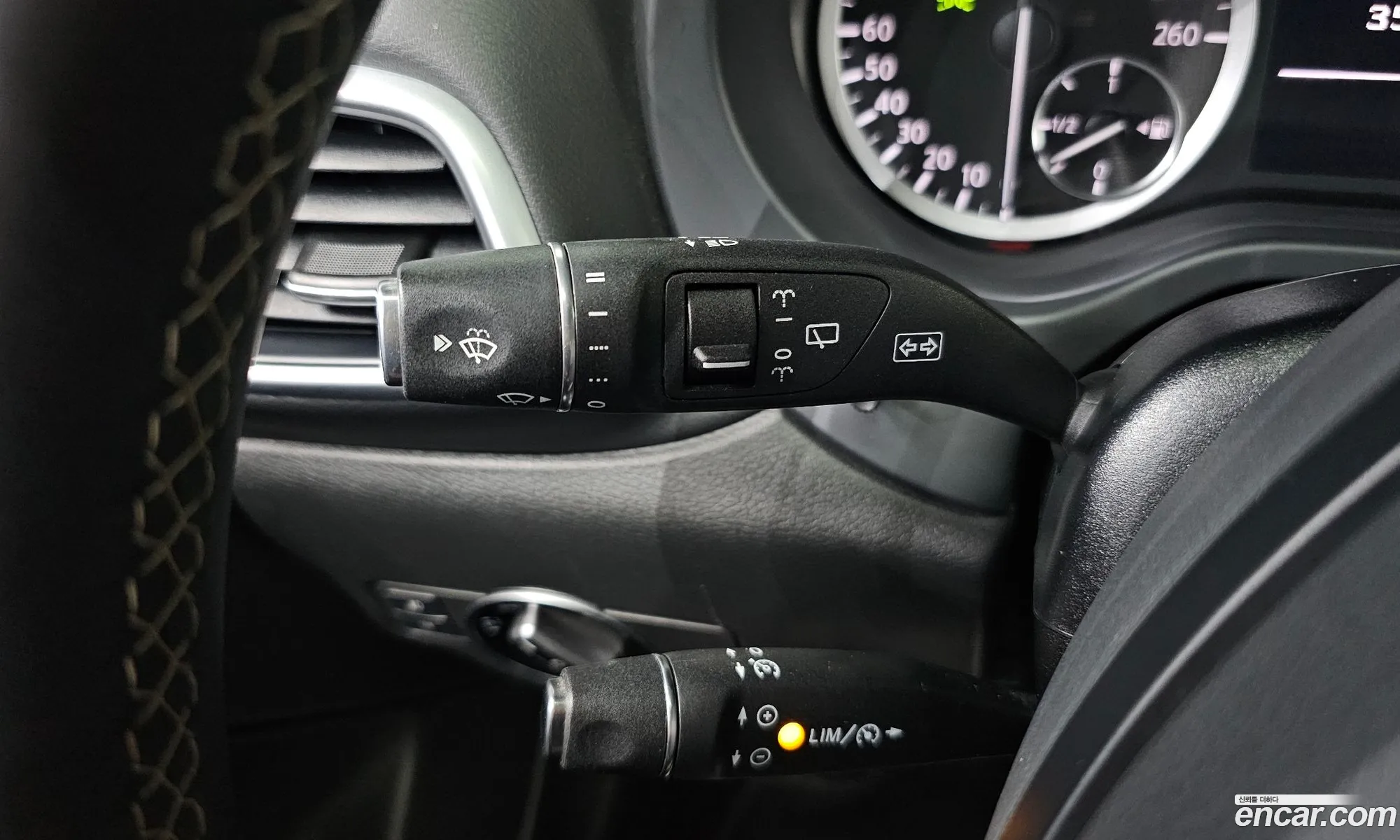 Infiniti Q30 2017 SJKCH53E6HA043867 — 16