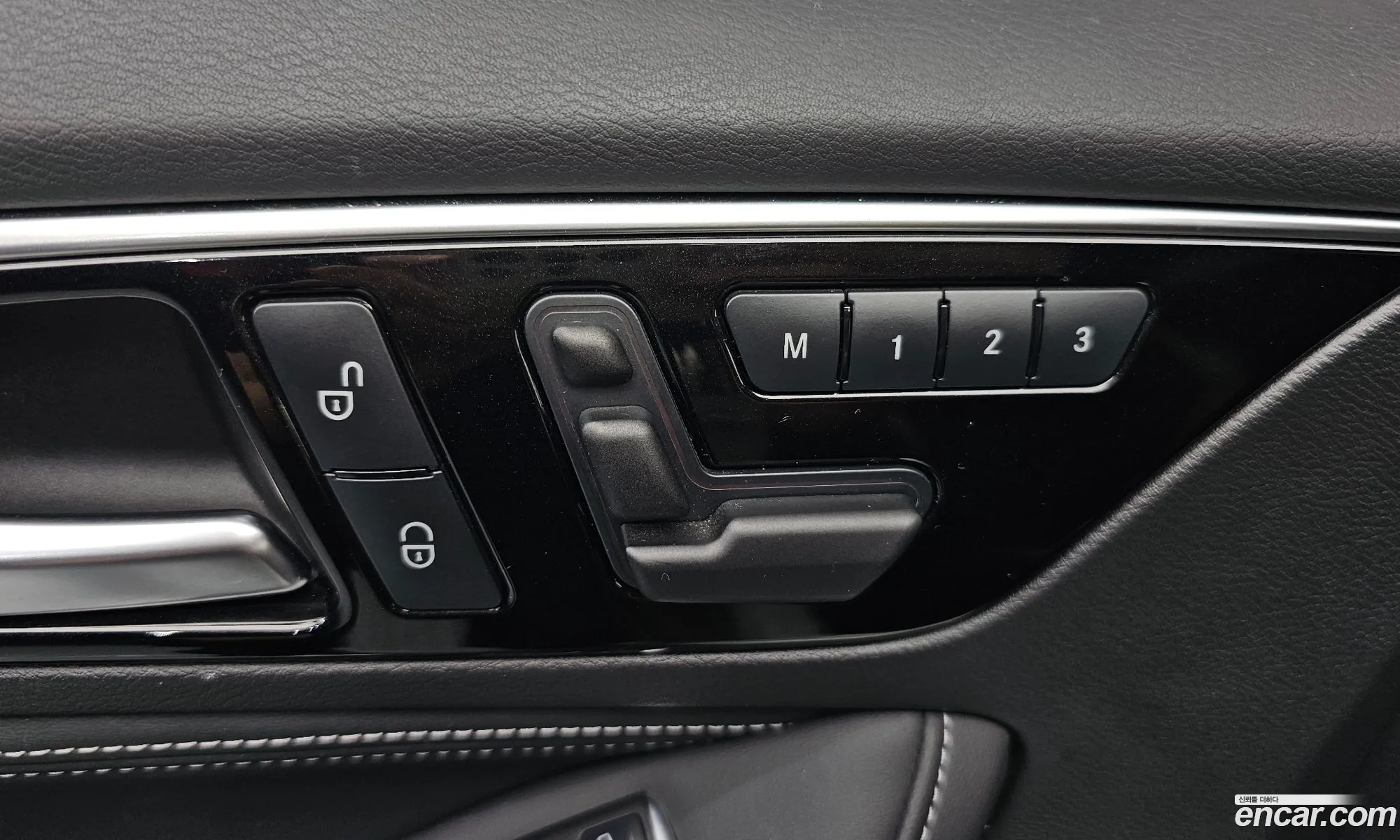 Infiniti Q30 2017 SJKCH53E6HA043867 — 10