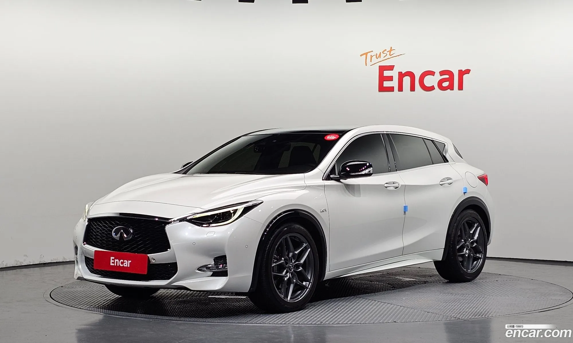 Infiniti Q30 2017 SJKCH53E6HA043867 — 30