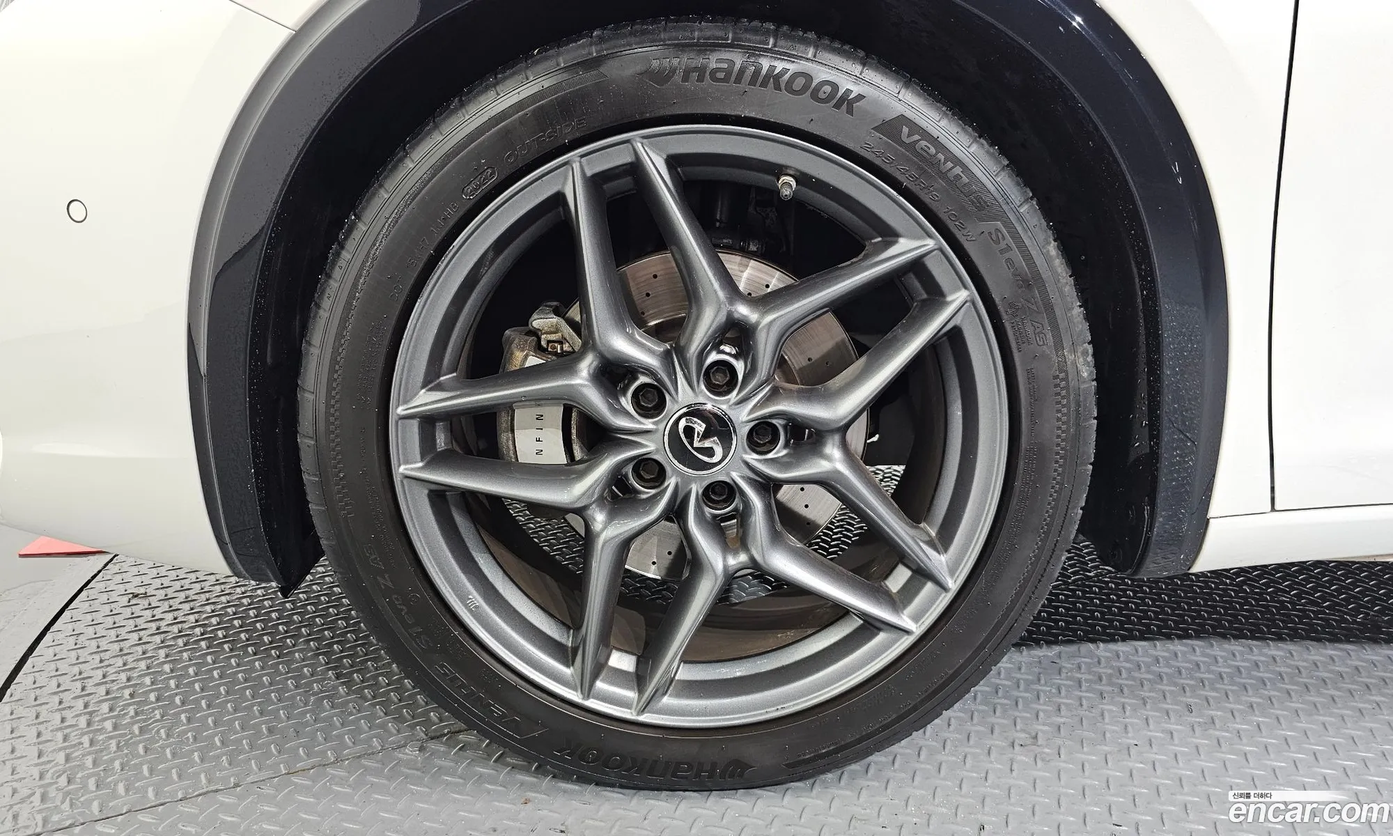 Infiniti Q30 2017 SJKCH53E6HA043867 — 28