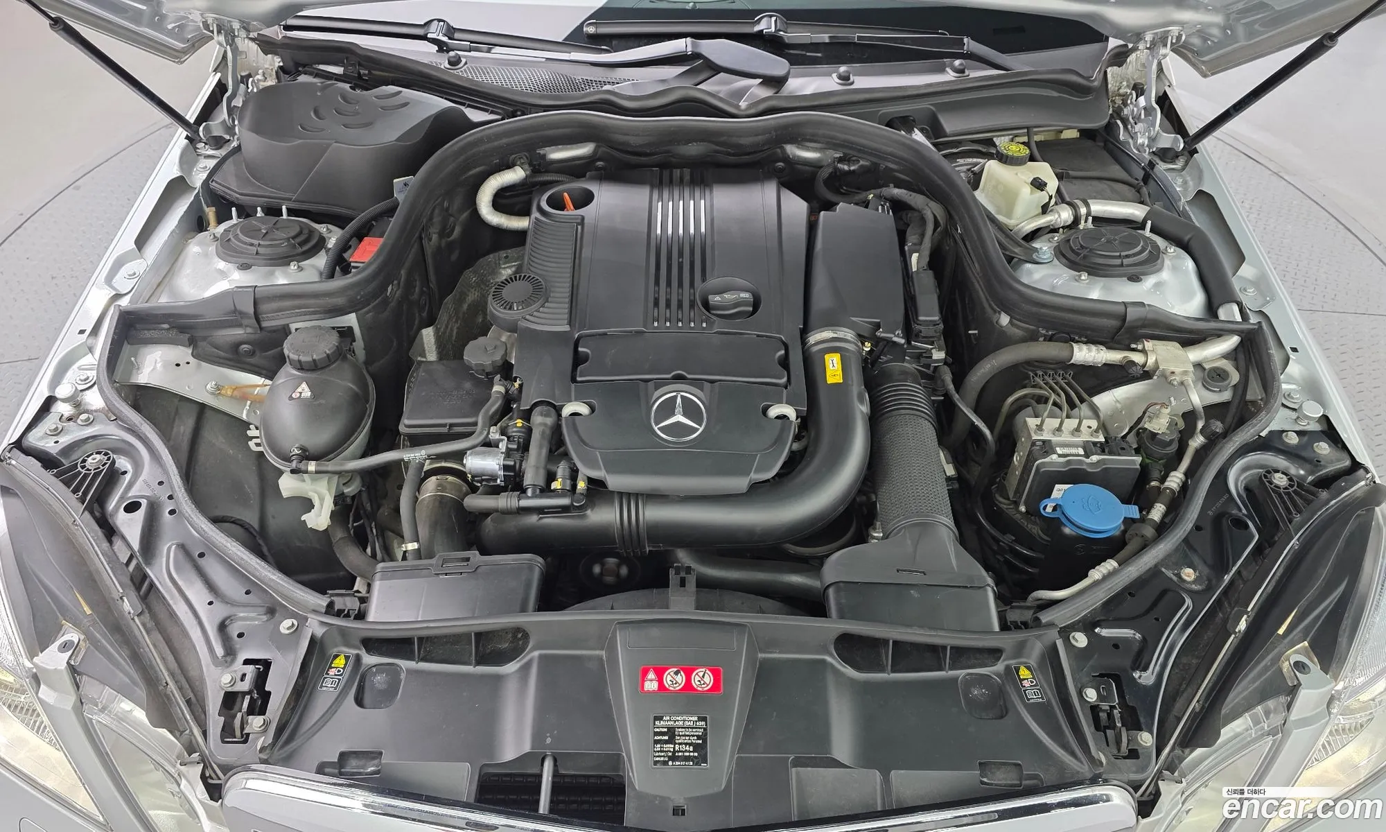 Mercedes-Benz E-Class W212 2010 WDDHF4JB6AA233696 — 19
