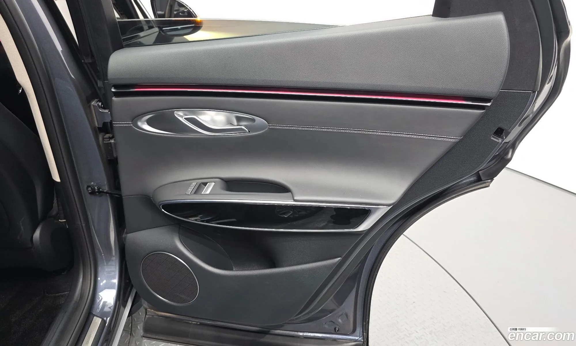 Genesis GV70 2025 — 31
