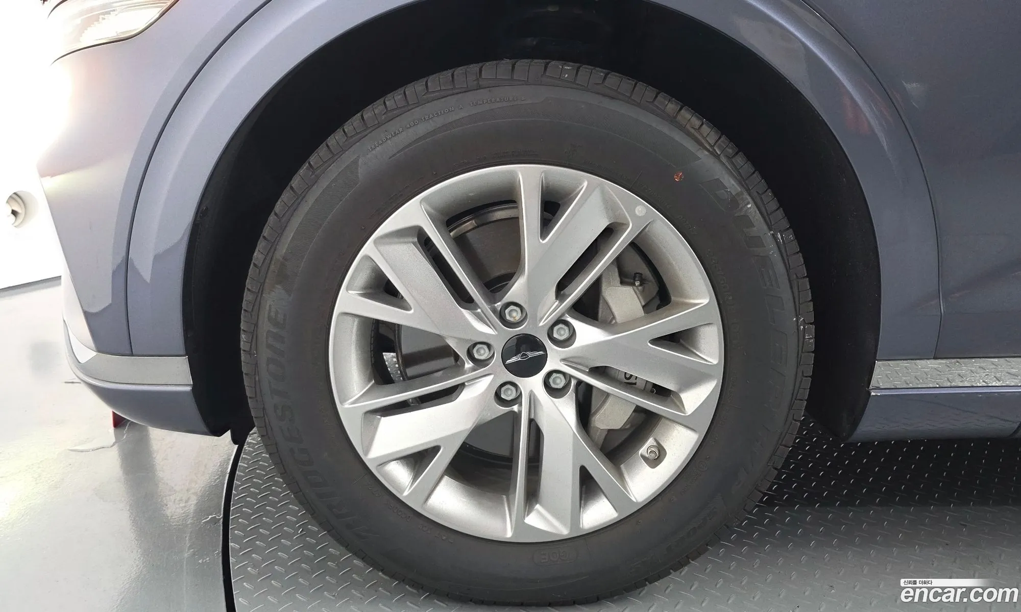 Genesis GV70 2025 — 26