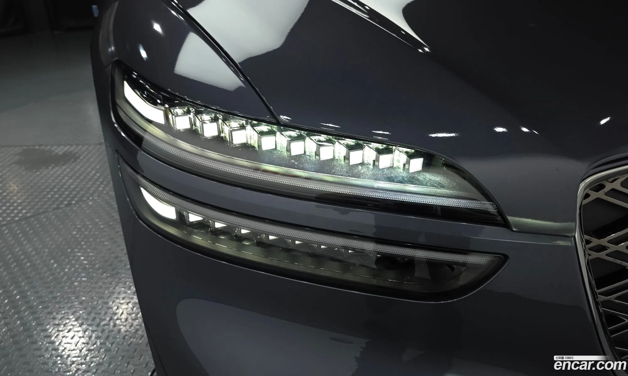 Genesis GV70 2025 — 30