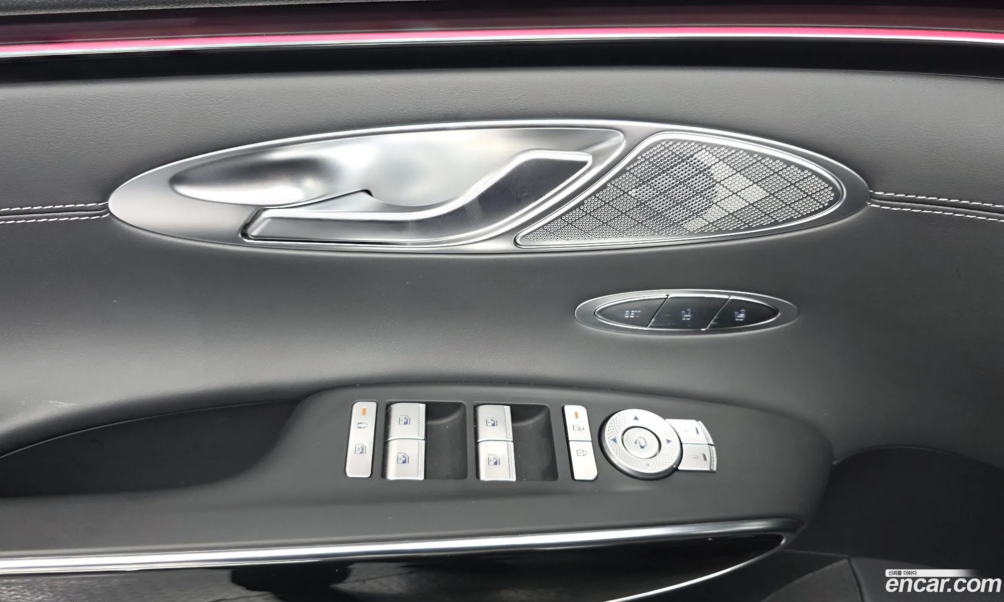 Genesis GV70 2025 — 10