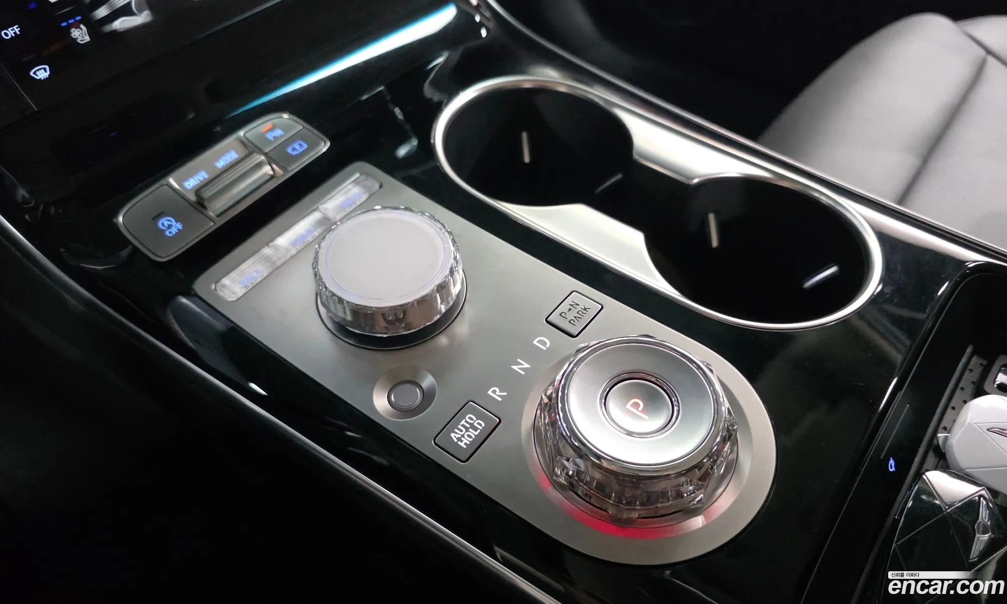 Genesis GV70 2025 — 15