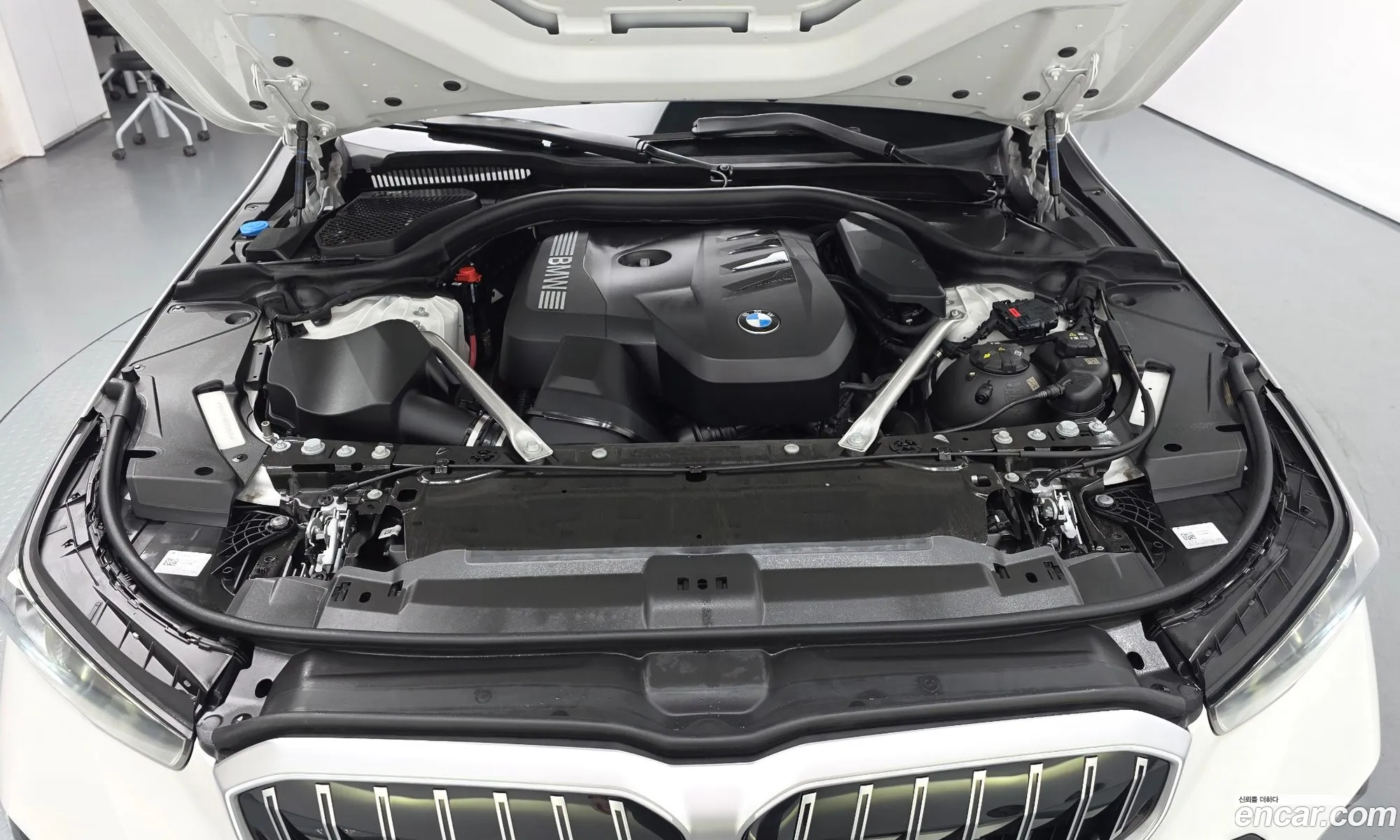 BMW 5 Series 2025 WBA21FJ08SCU88894 — 28