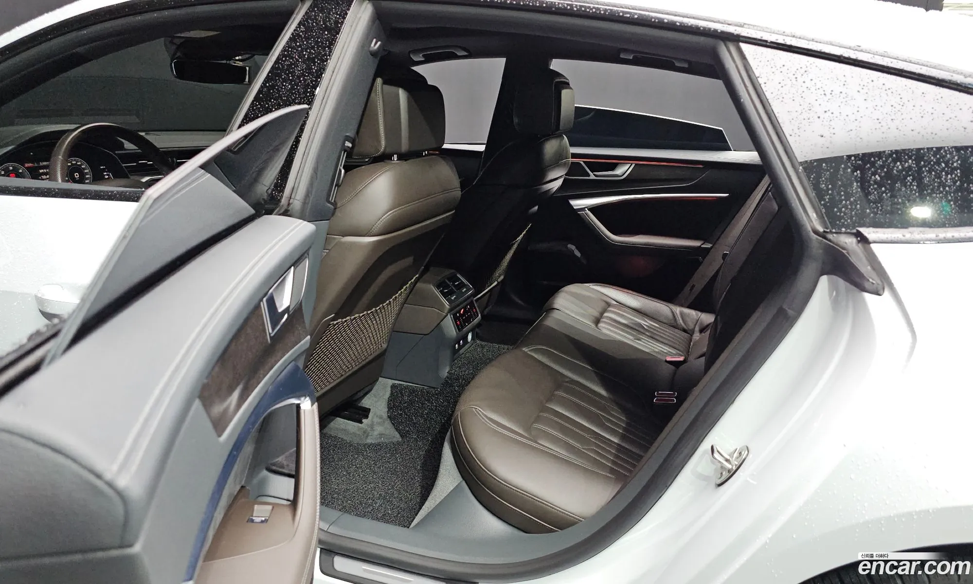 Audi A7 2020 WAUZZZF24LN033338 — 24