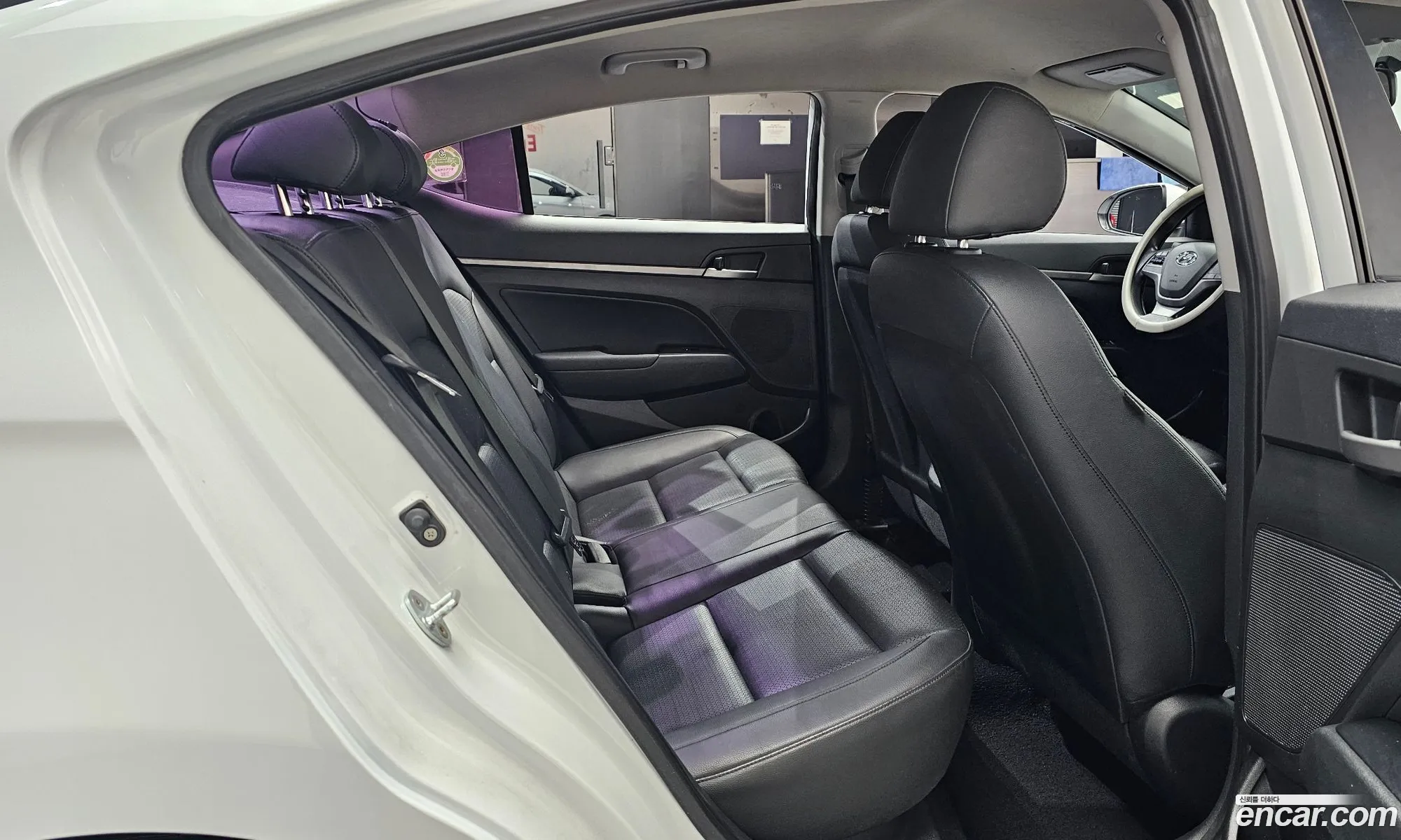 Hyundai Elantra AD 2015 — 12