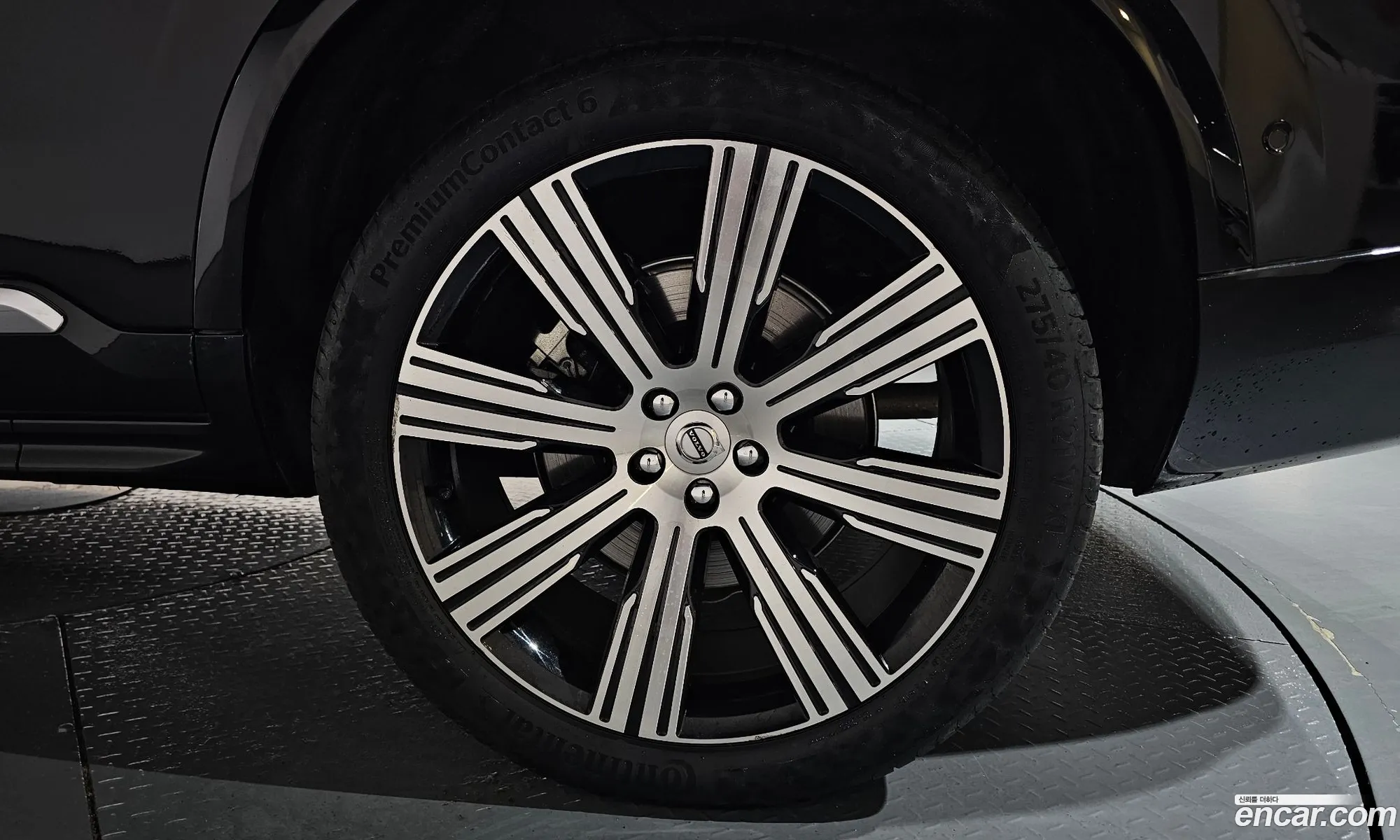 Volvo XC90 2024 YV1LF062XR1172901 — 32