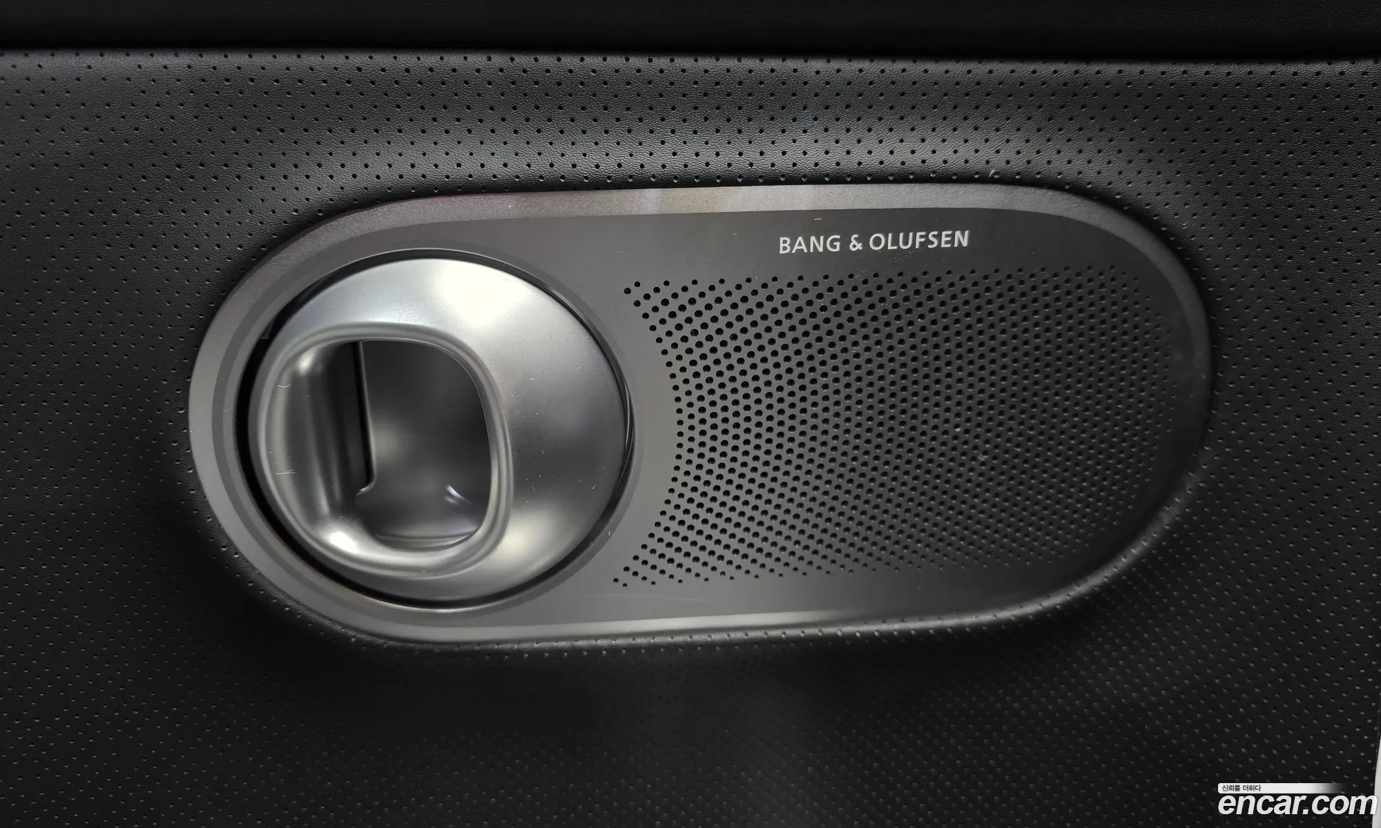 Genesis GV60 2022 — 29