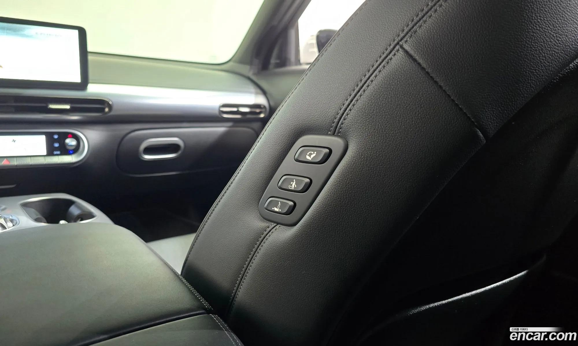 Genesis GV60 2022 — 32