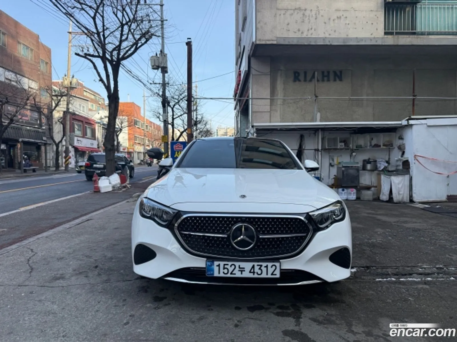 Mercedes-Benz E-Class W214 2025 — 14