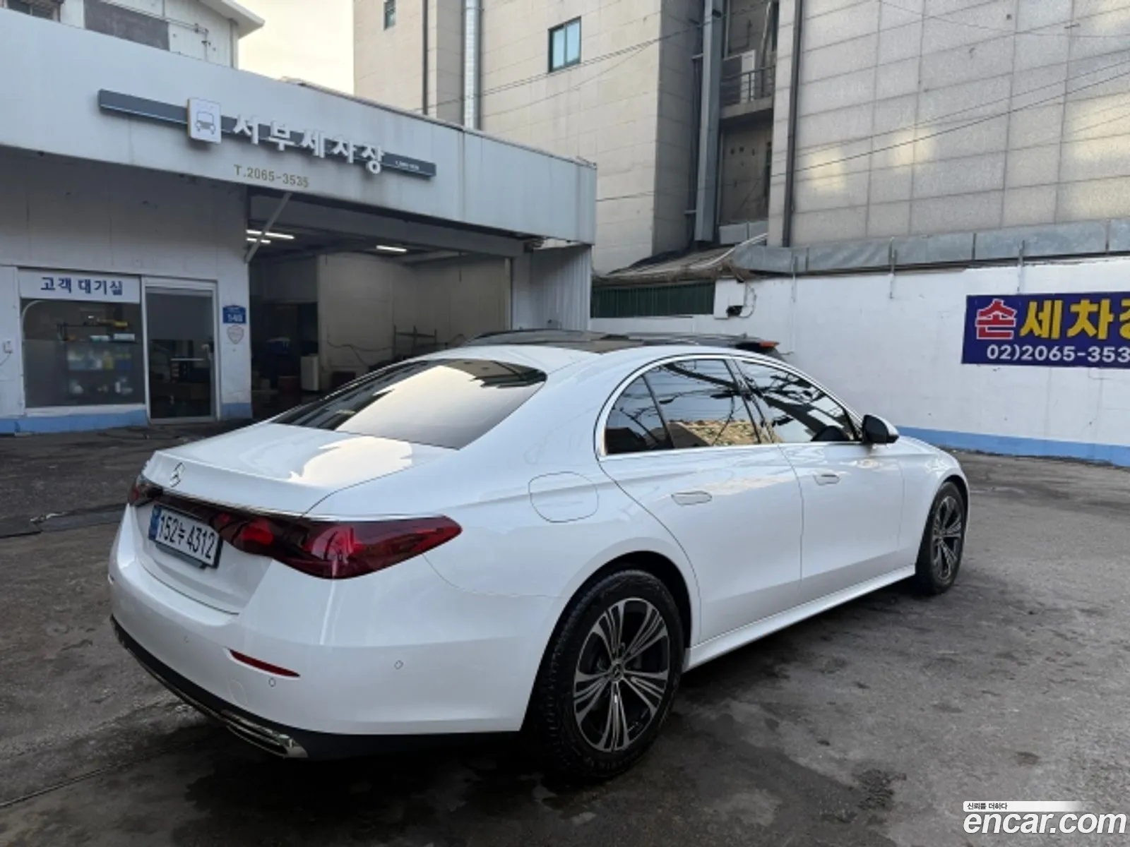 Mercedes-Benz E-Class W214 2025 — 3