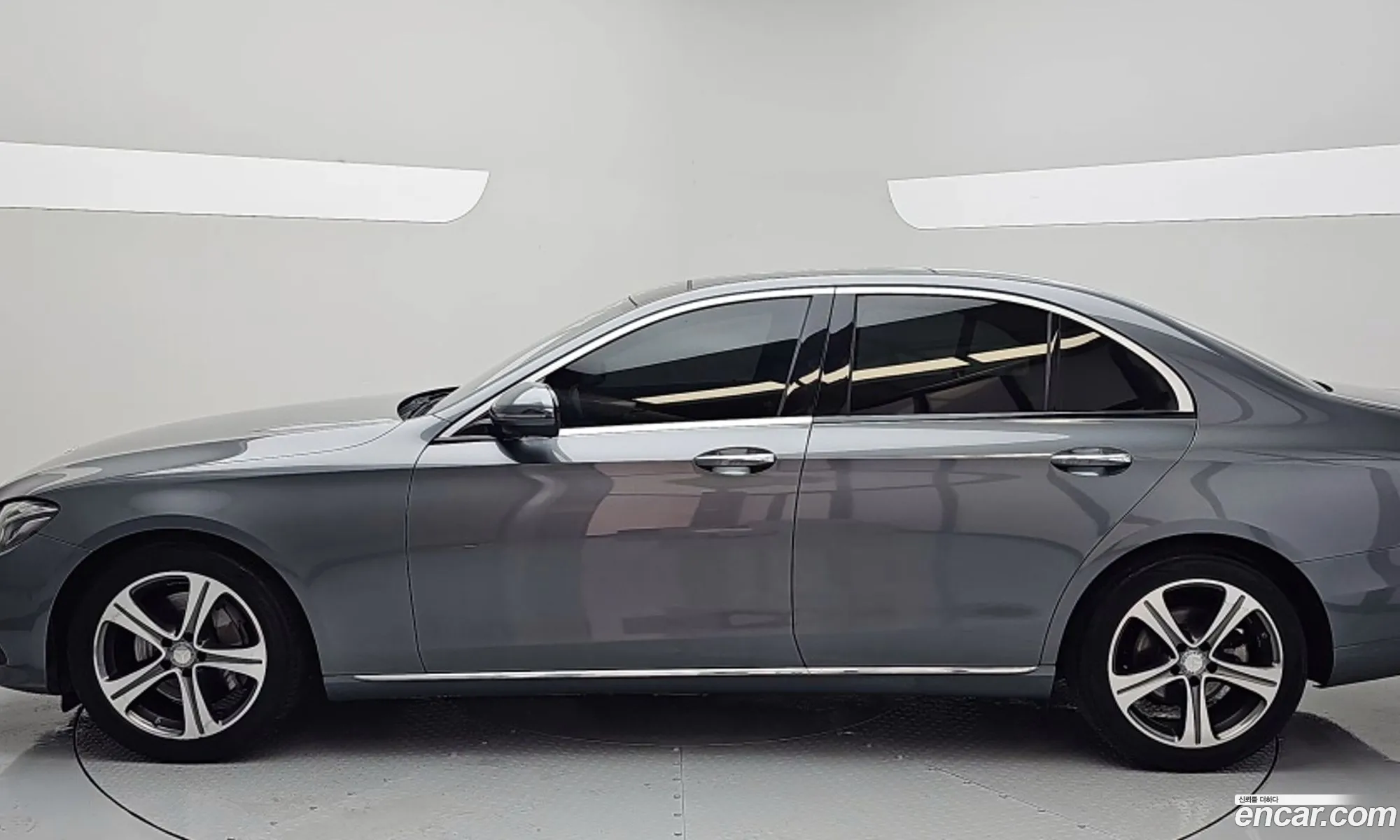 Mercedes-Benz E-Class W213 2017 — 17