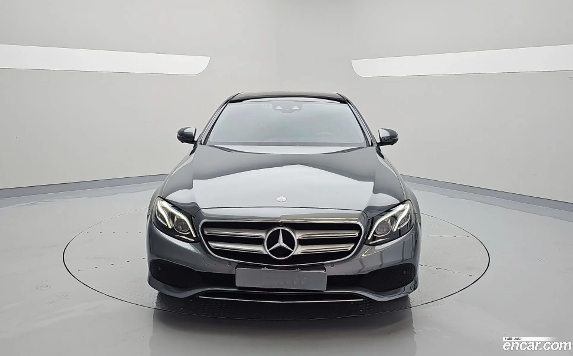 Mercedes-Benz E-Class W213 2017 — 14