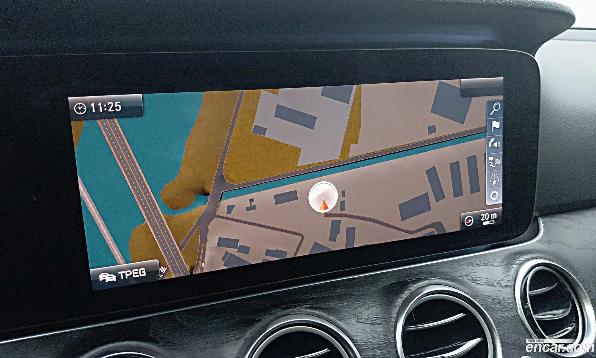 Mercedes-Benz E-Class W213 2017 — 12