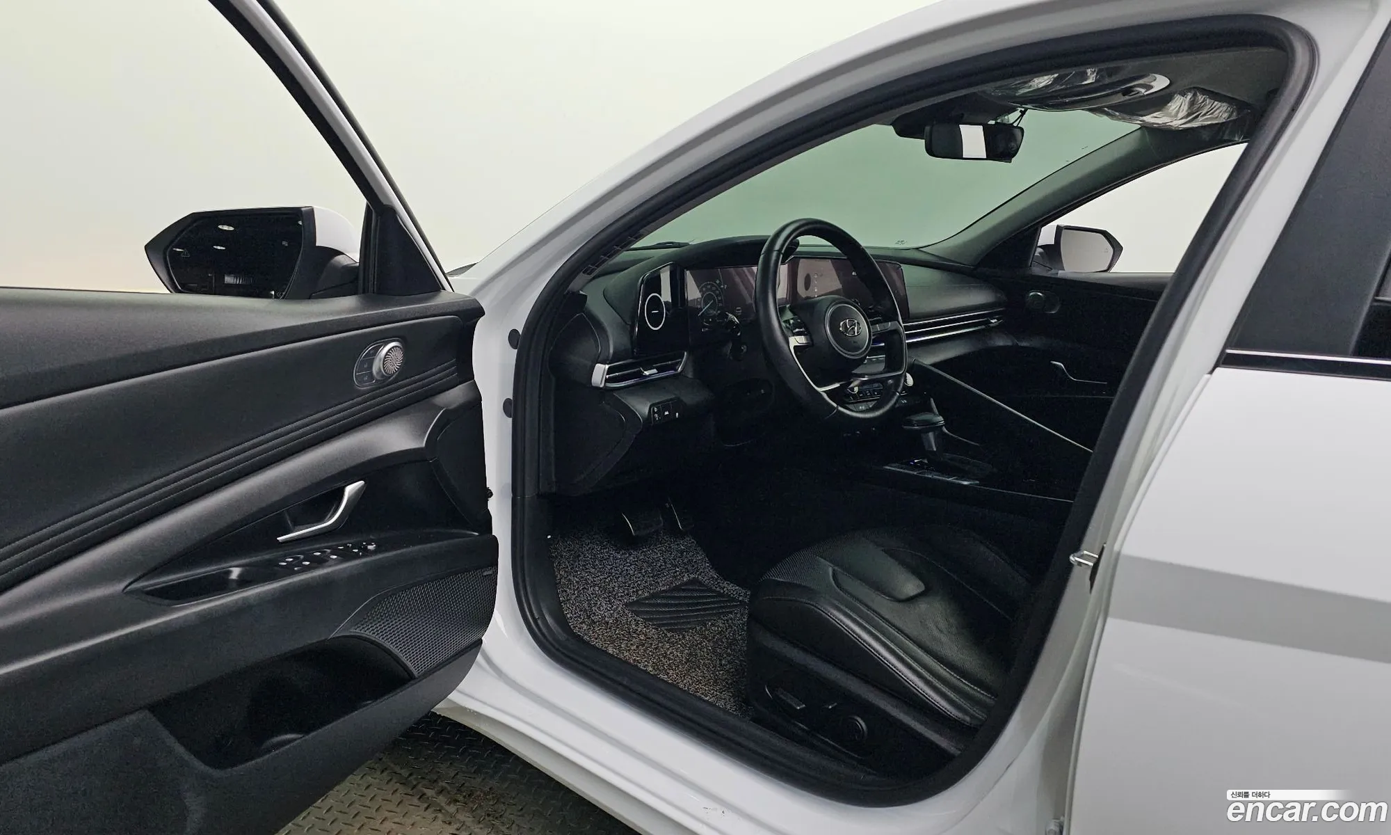Hyundai Elantra 2021 — 20