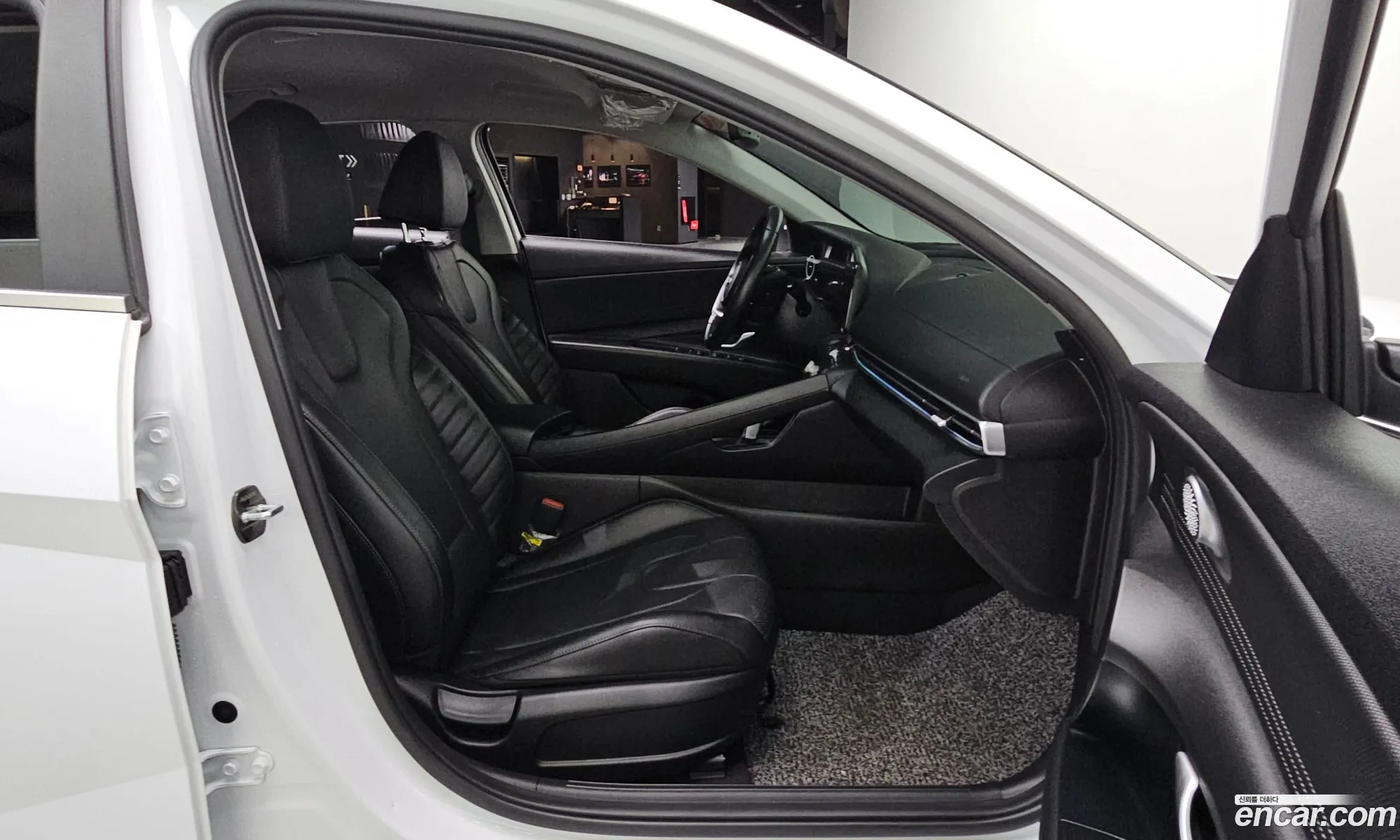 Hyundai Elantra 2021 — 18