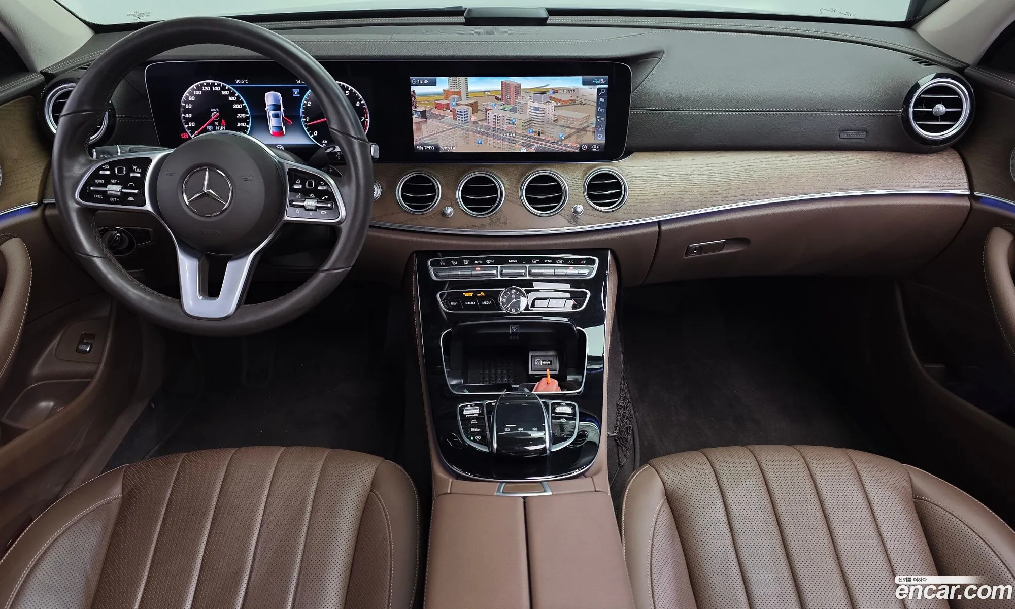 Mercedes-Benz E-Class W213 2020 — 15