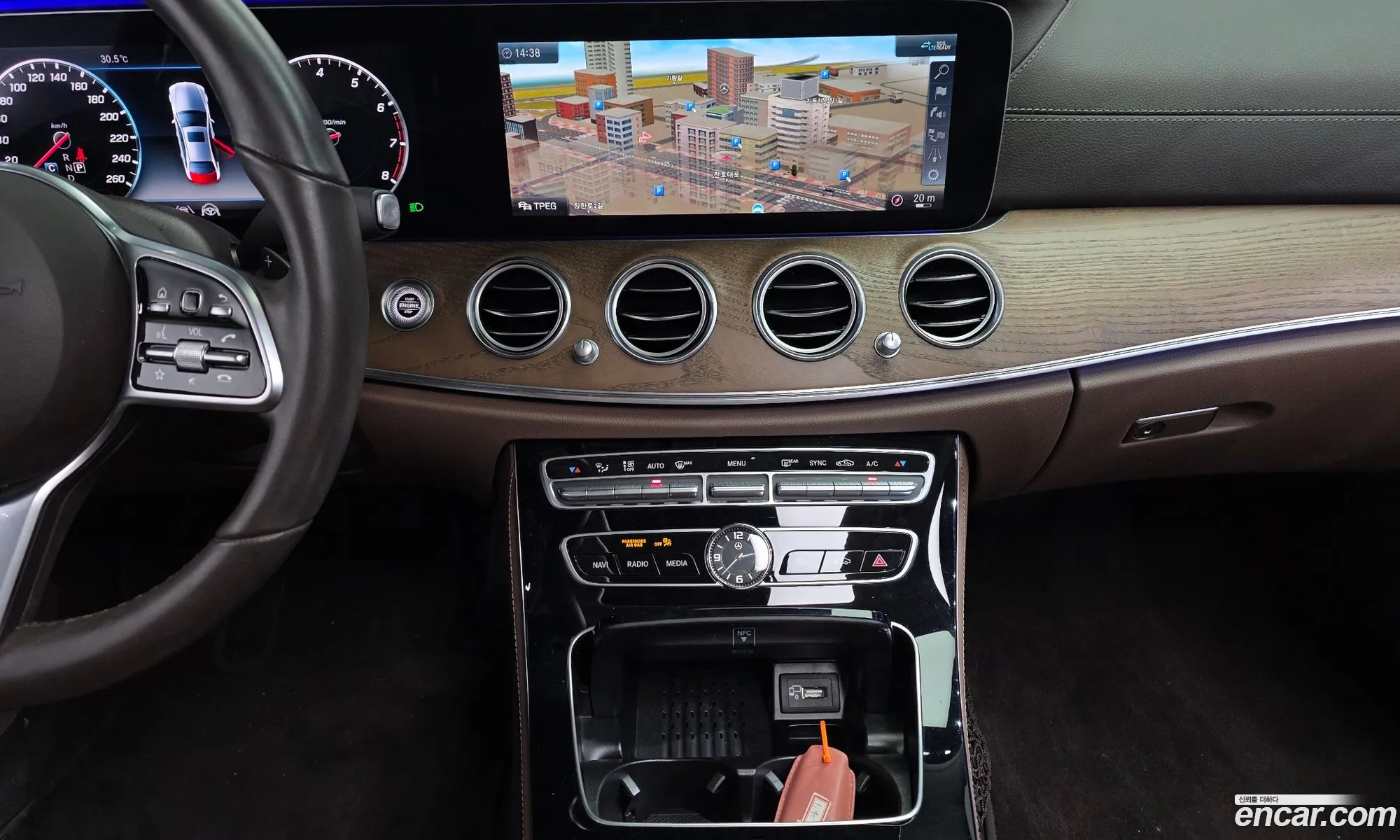 Mercedes-Benz E-Class W213 2020 — 17