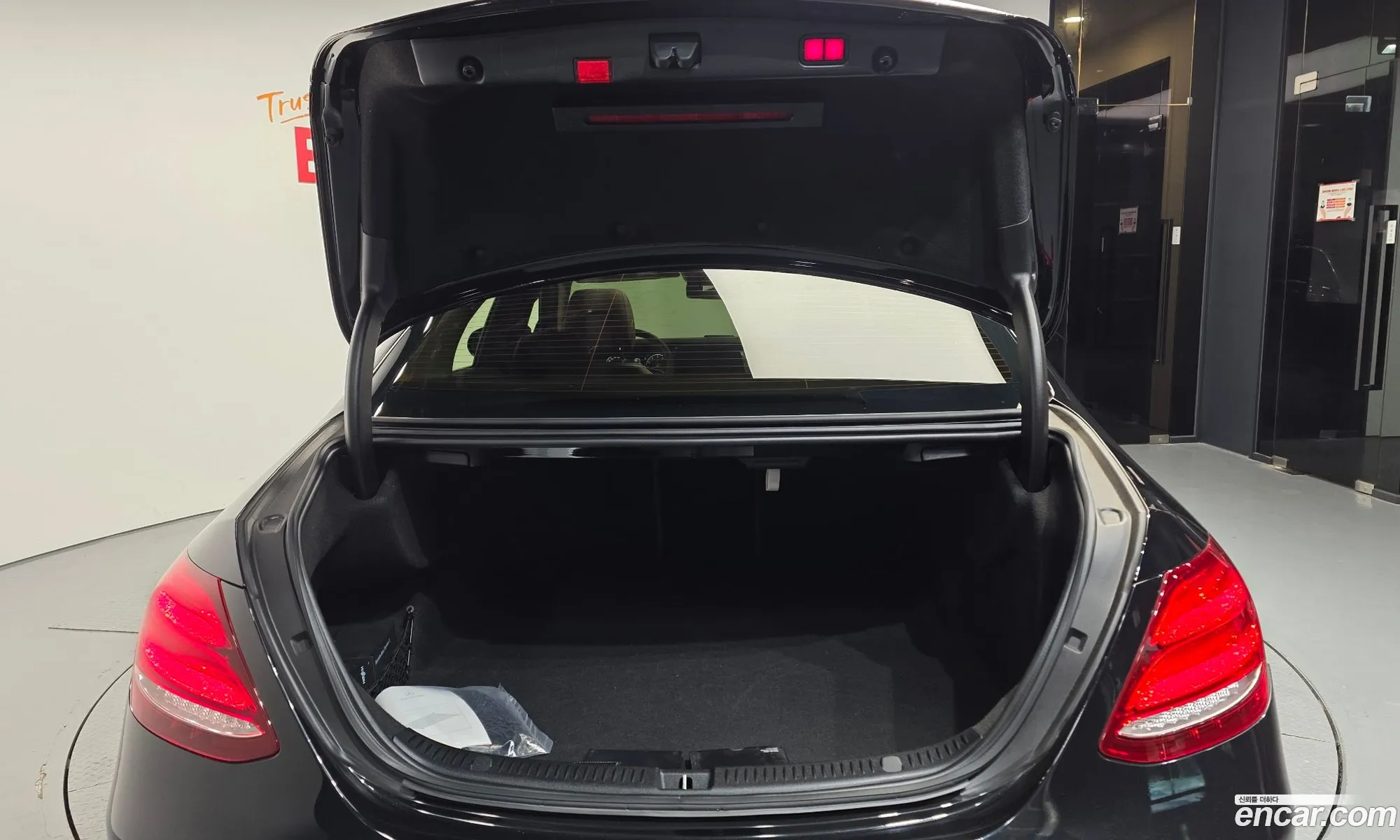 Mercedes-Benz E-Class W213 2020 — 12