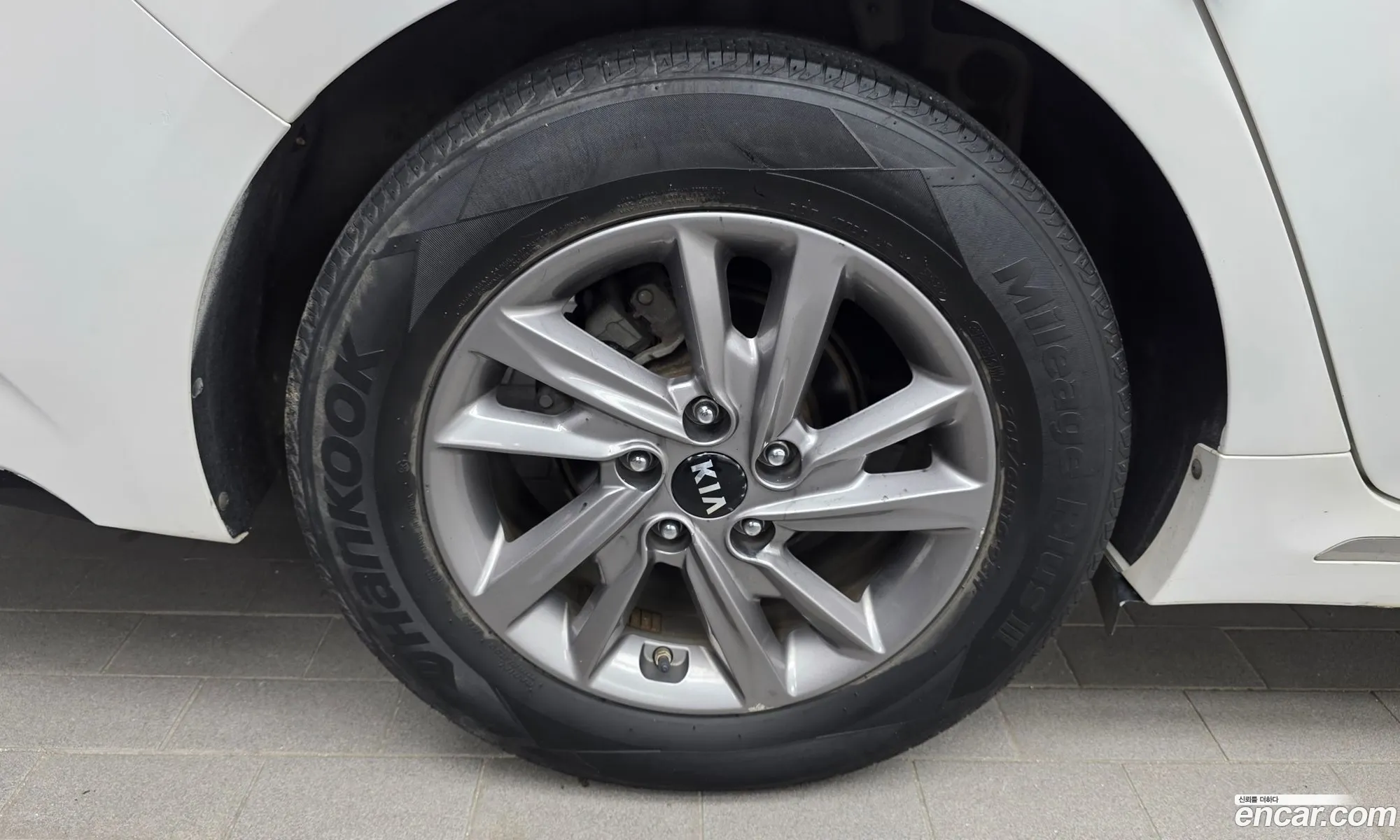 Kia K5 2019 — 16