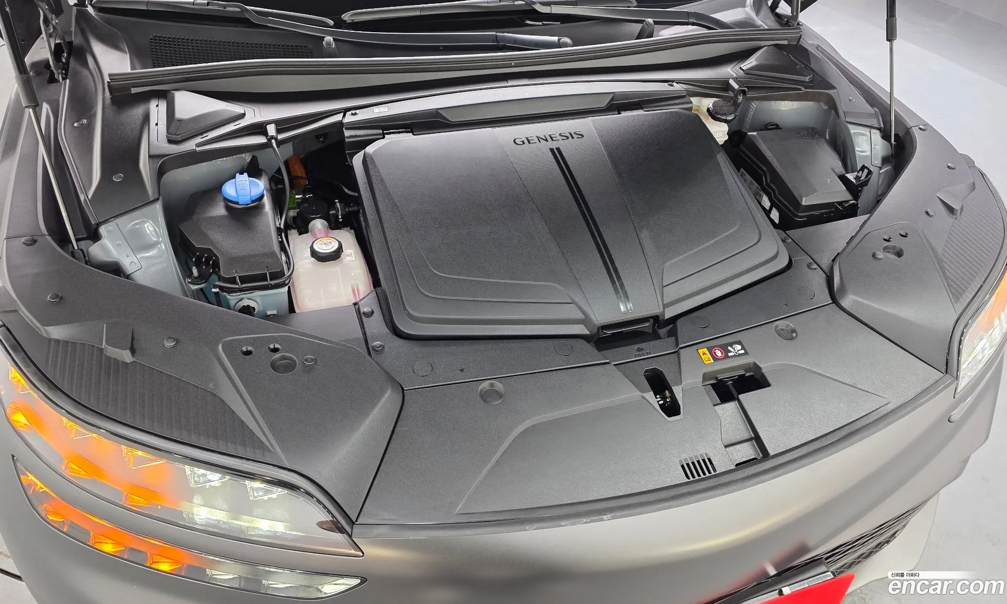 Genesis GV60 2022 — 17