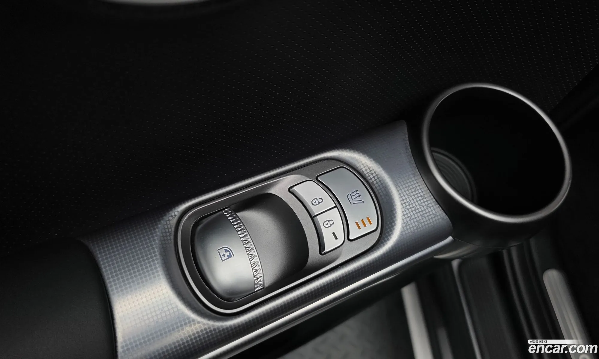 Genesis GV60 2022 — 23