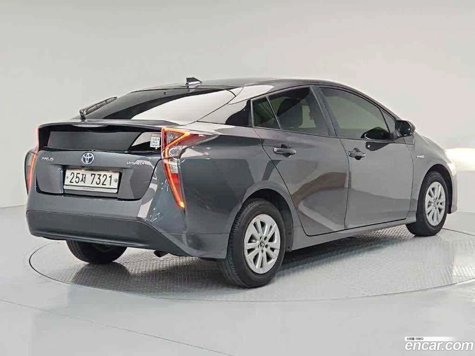Toyota Prius 2017 — 6