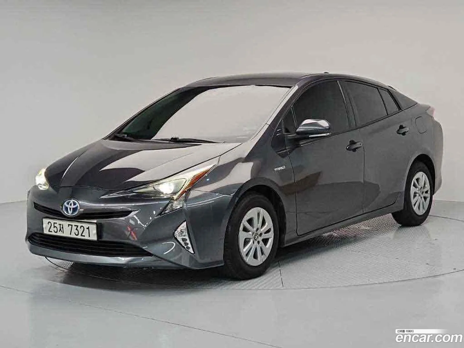 Toyota Prius 2017 — 12
