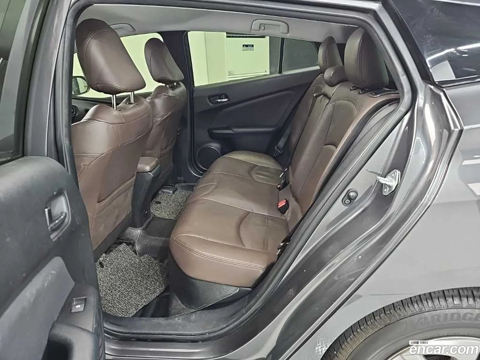 Toyota Prius 2017 — 2