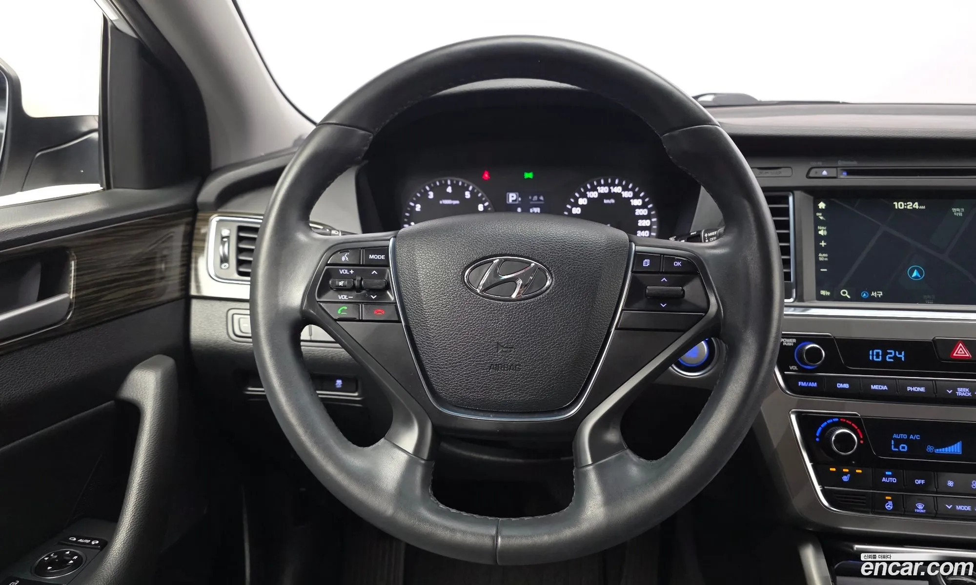 Hyundai LF Sonata 2016 — 16